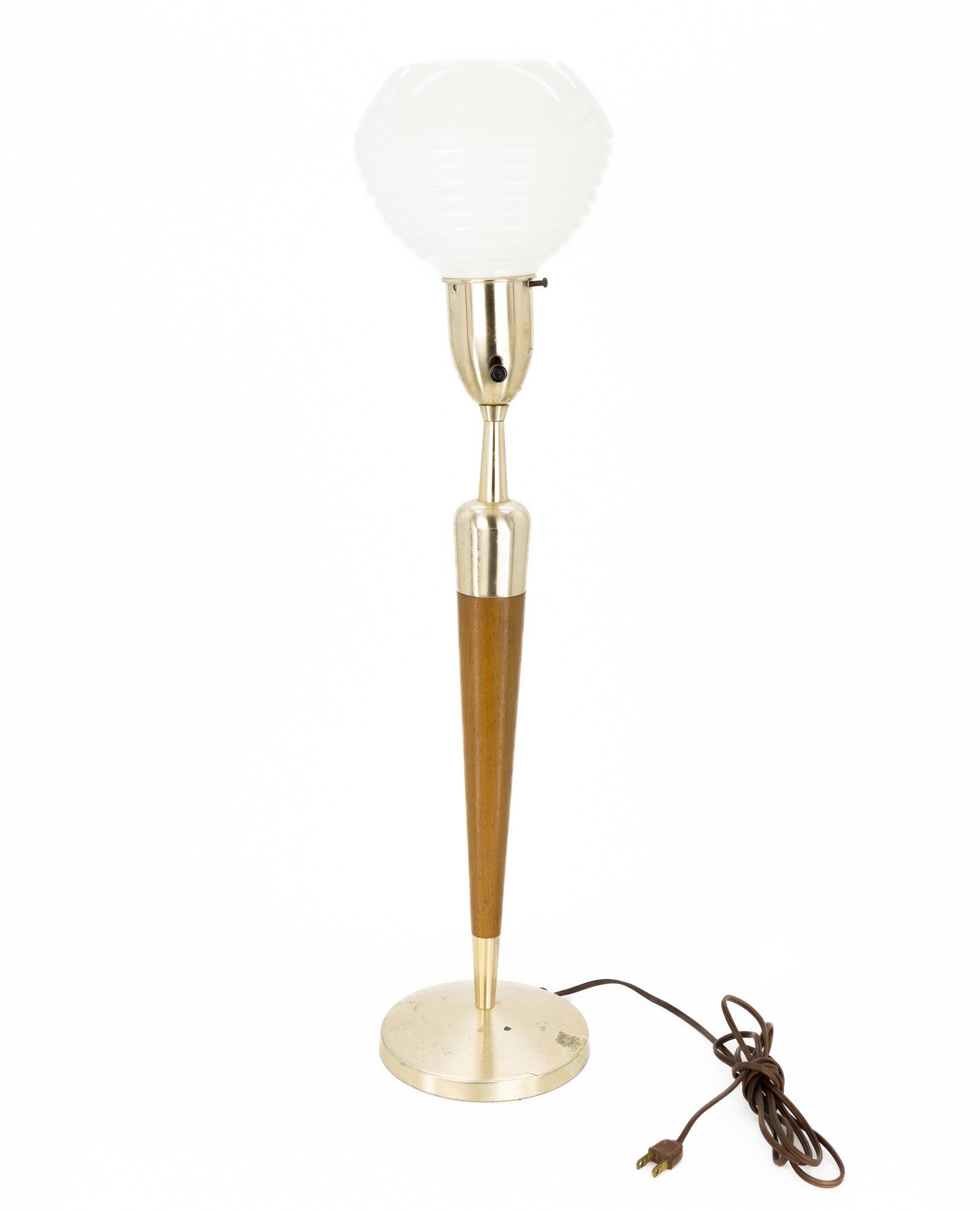 American Gerald Thurston for Stiffel Mid Century Teak Table Lamp For Sale