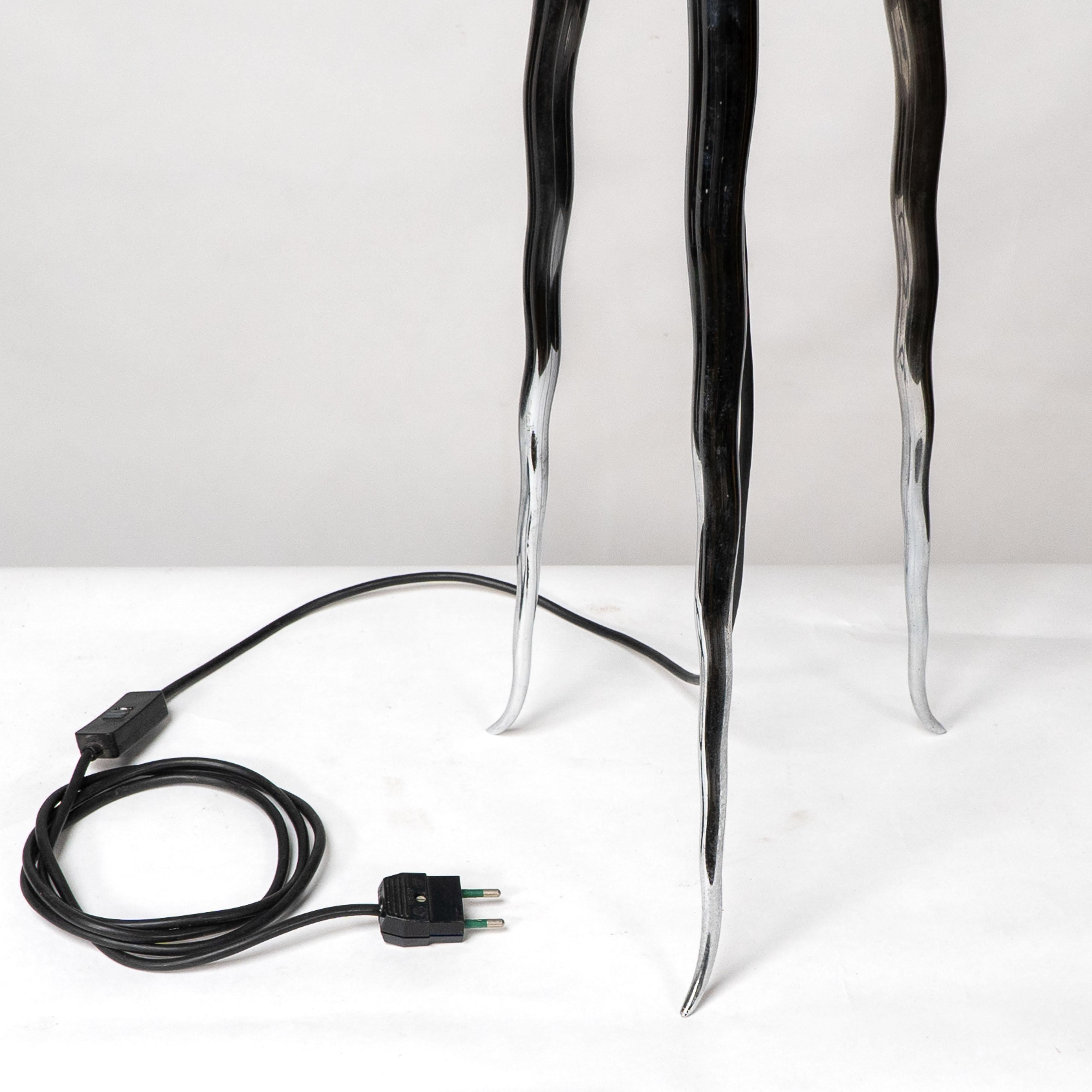 Gerald Thurston dans le style de. Lampe de table tripode en acier poli du milieu du siècle dernier en vente 10