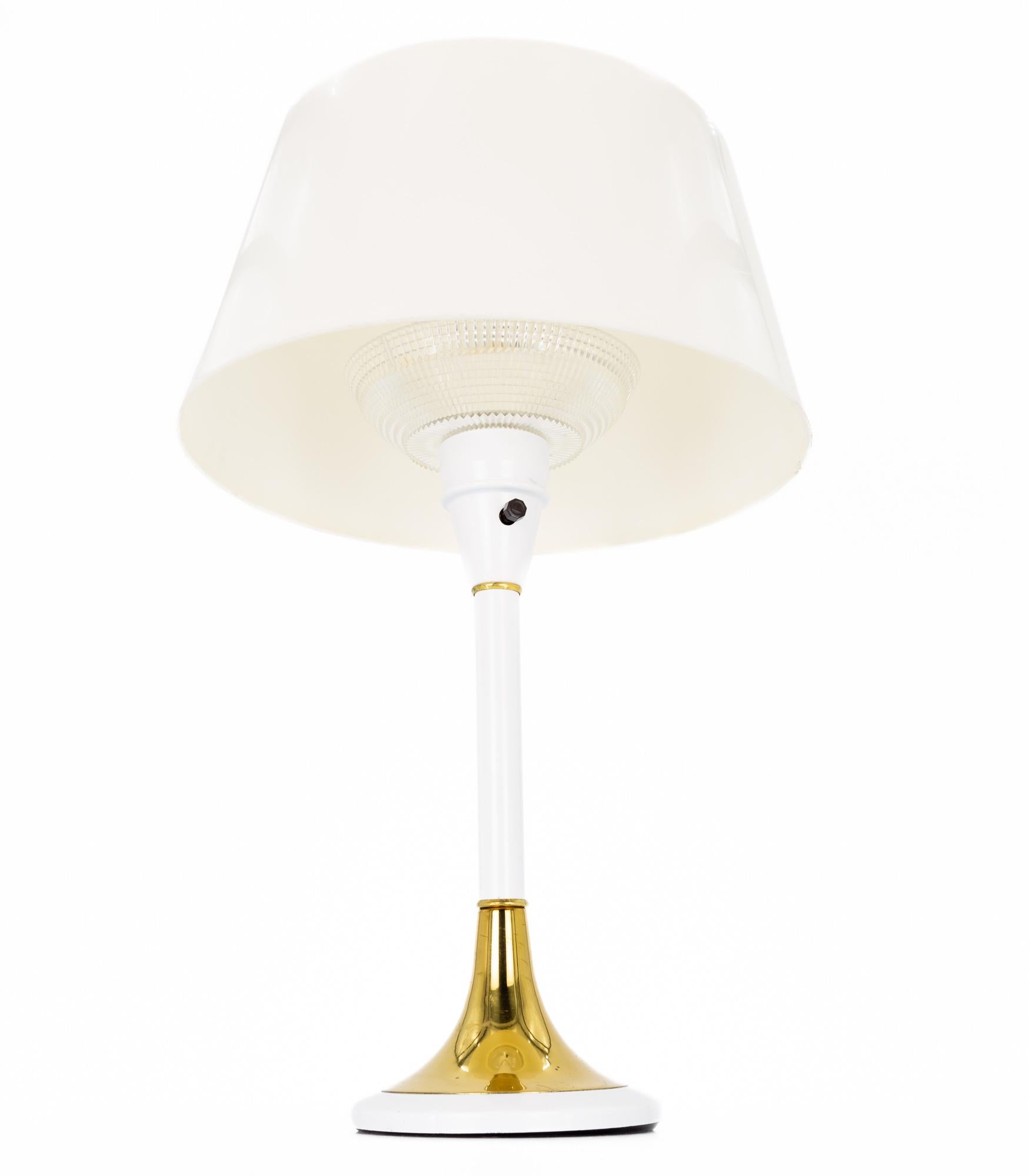 Gerald Thurston Mid Century White Aluminum and Brass Table Lamp  For Sale 2