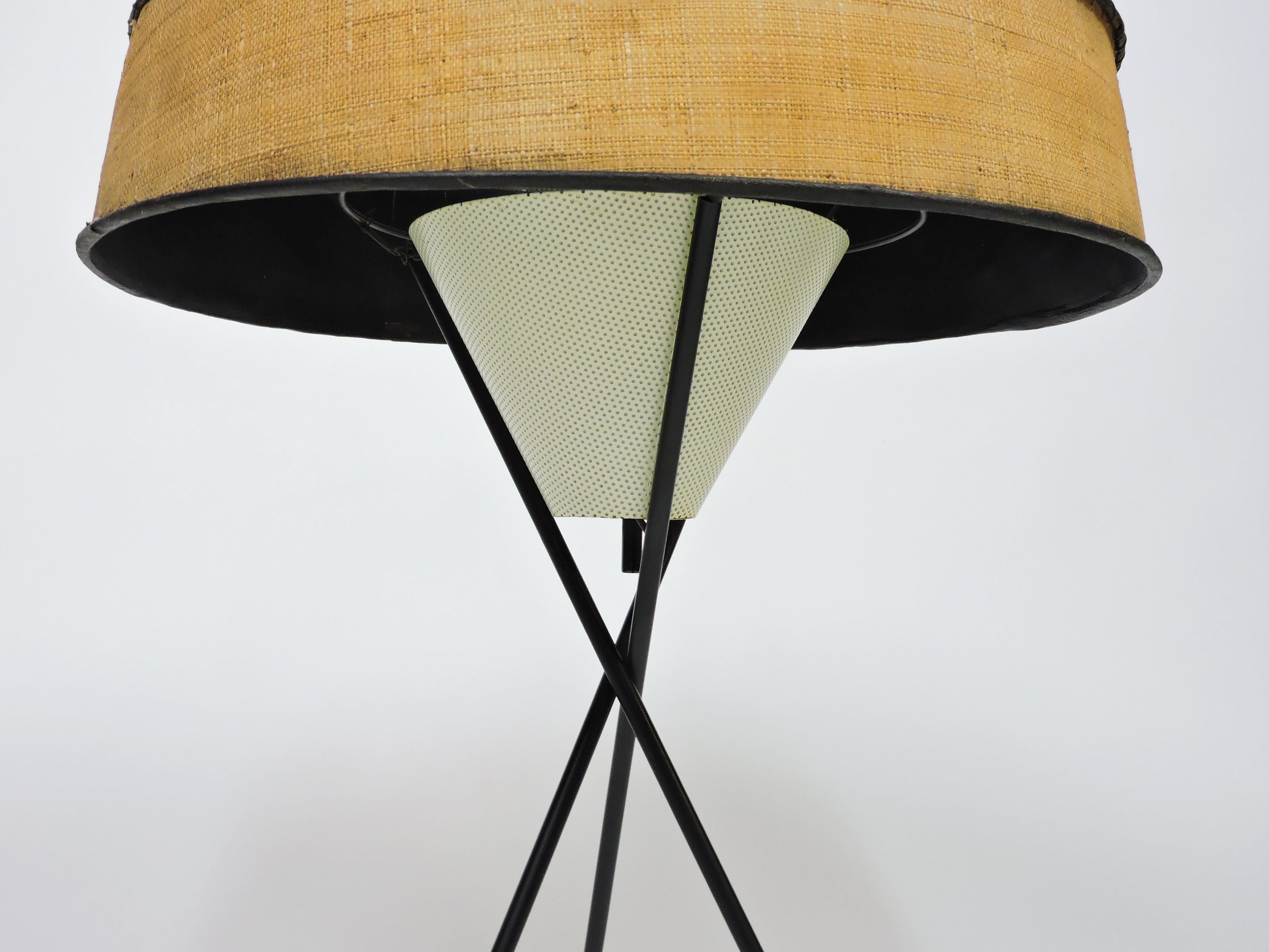 Gerald Thurston Mid Century Modern Tripod Table Lamp for Lightolier For Sale 2