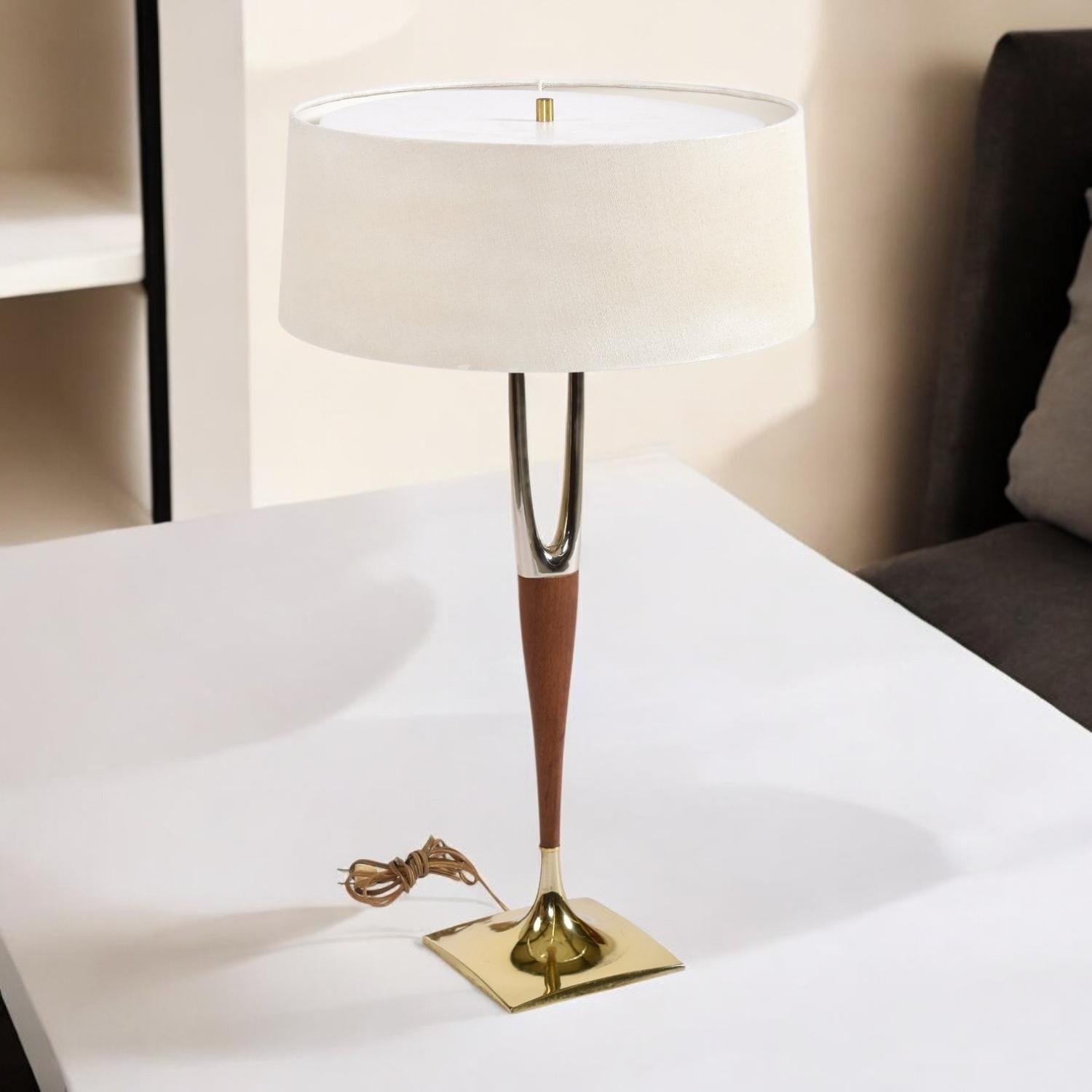 Lampe Gerald Thurston mi-siècle moderne à chevrons avec abat-jour d'origine en vente 6