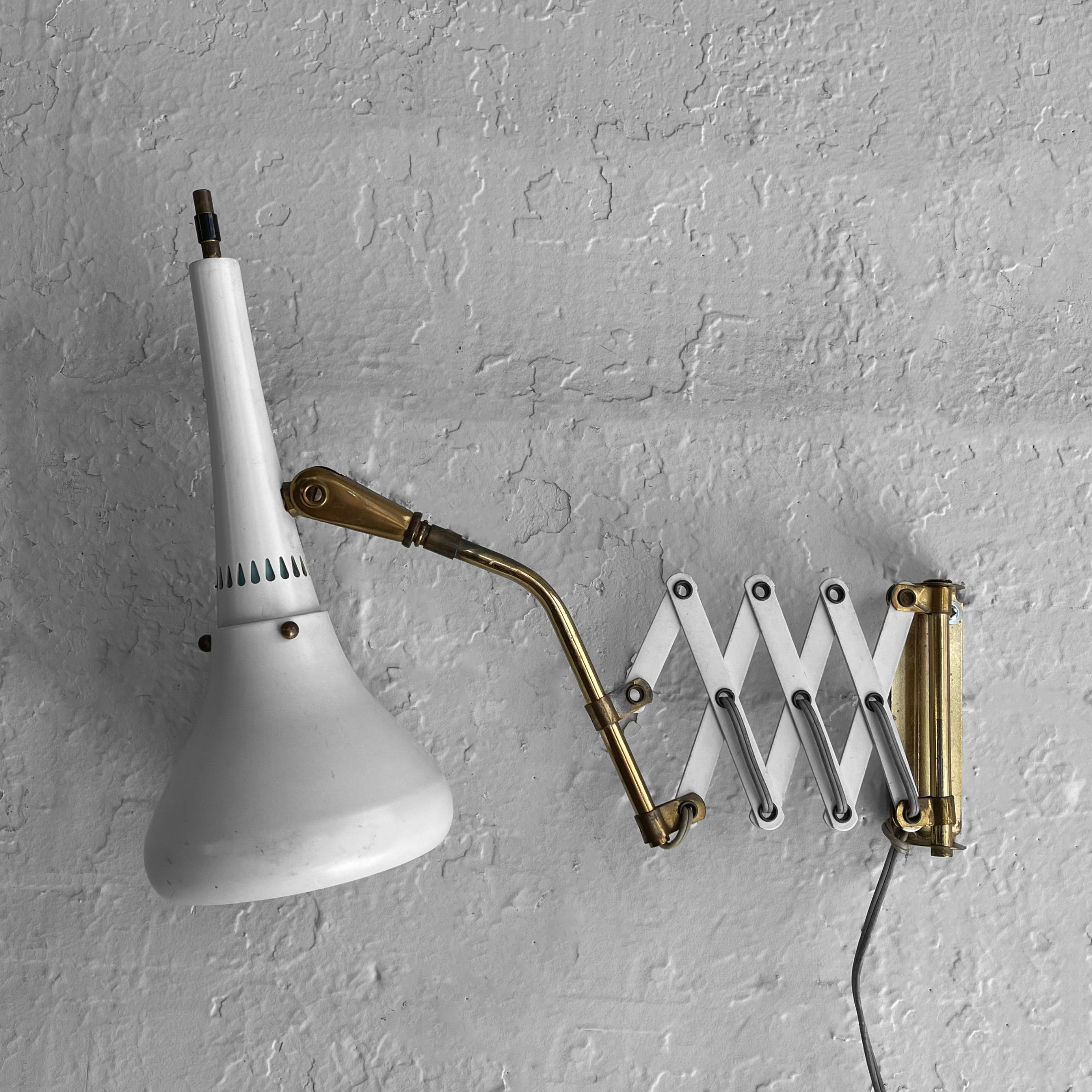 Américain Applique murale Scissor Task Lamp de Gerald Thurston en vente