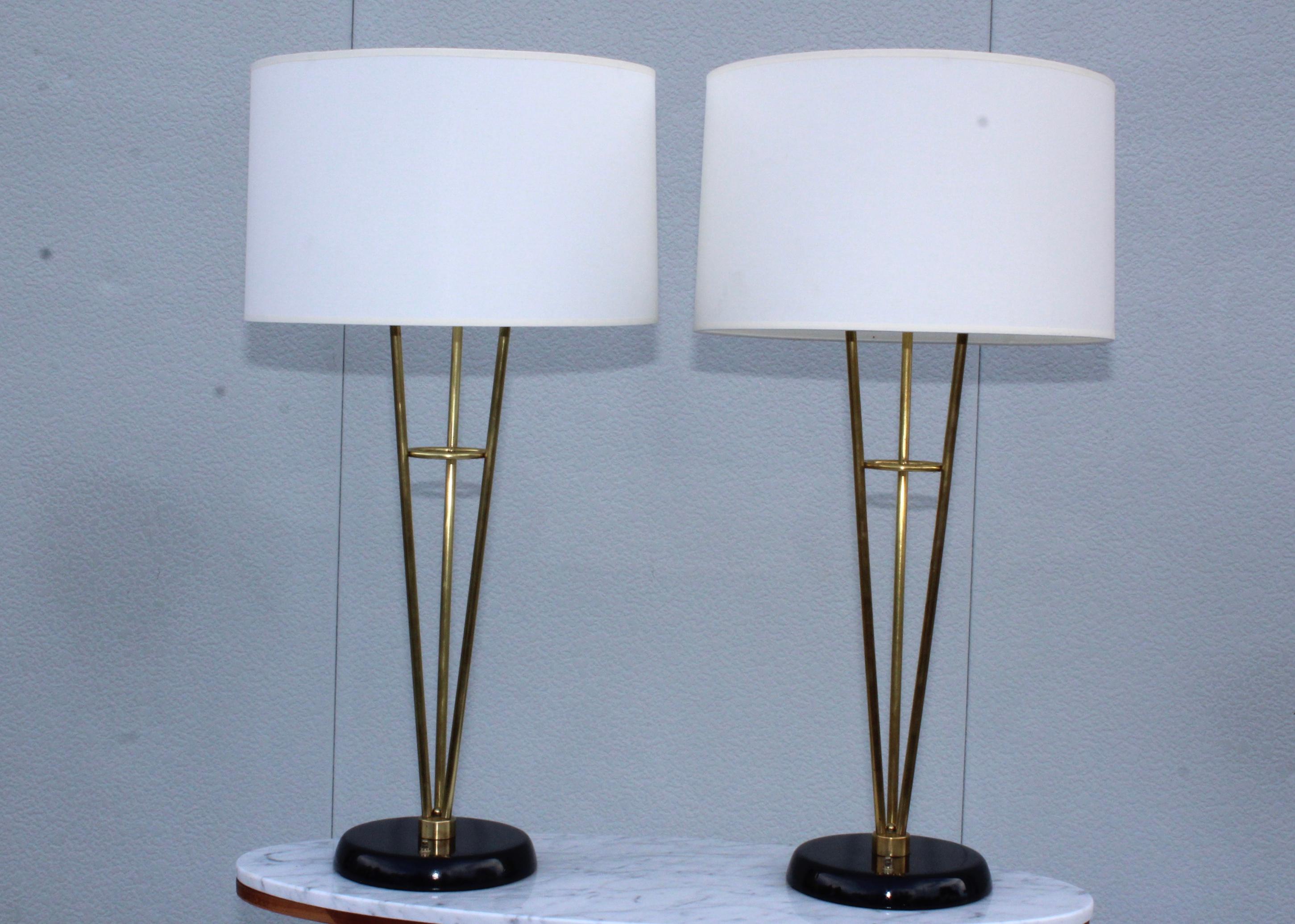 Lampes de table en laiton style Gerald Thurston Bon état - En vente à New York, NY