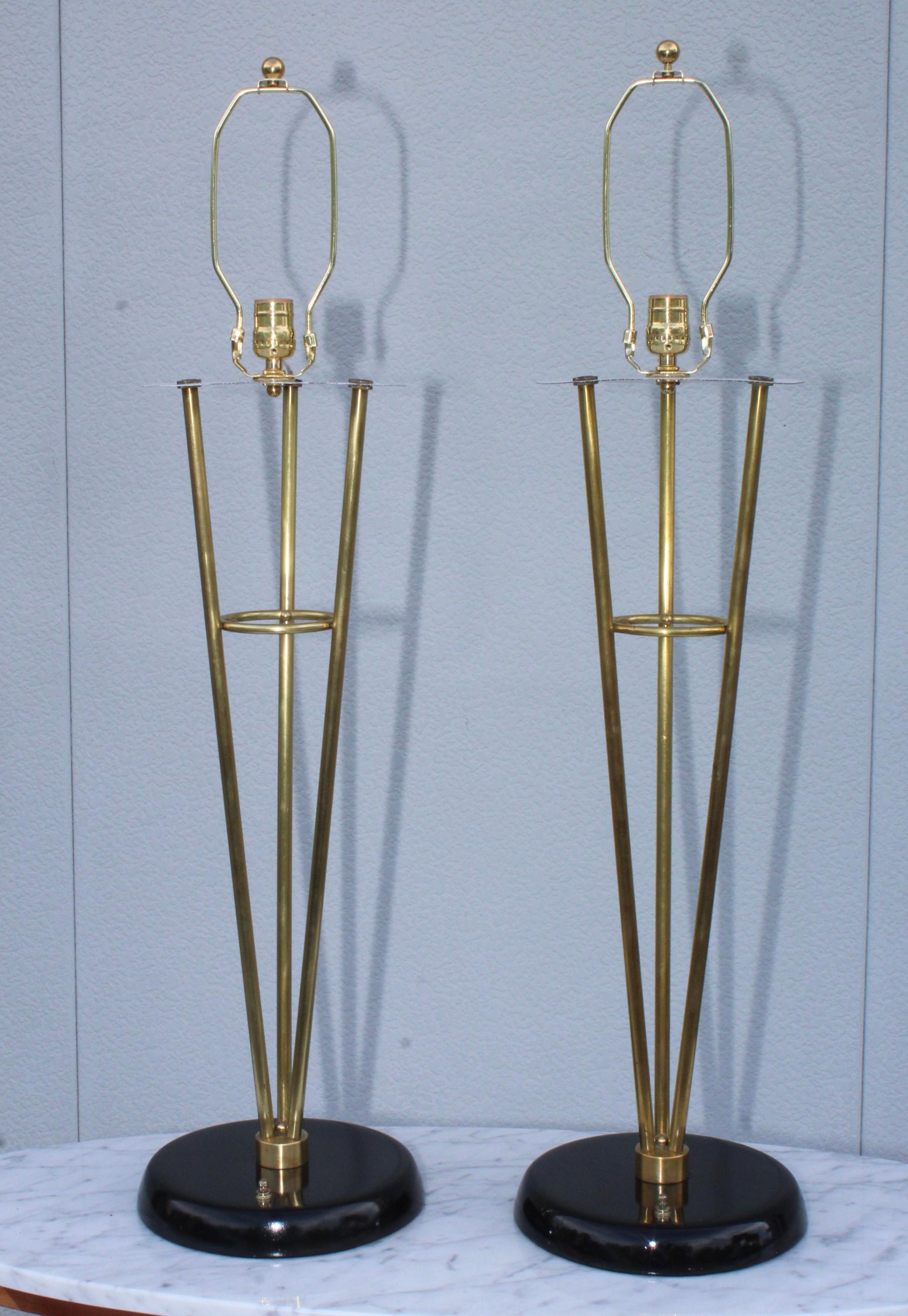 Milieu du XXe siècle Lampes de table en laiton style Gerald Thurston en vente
