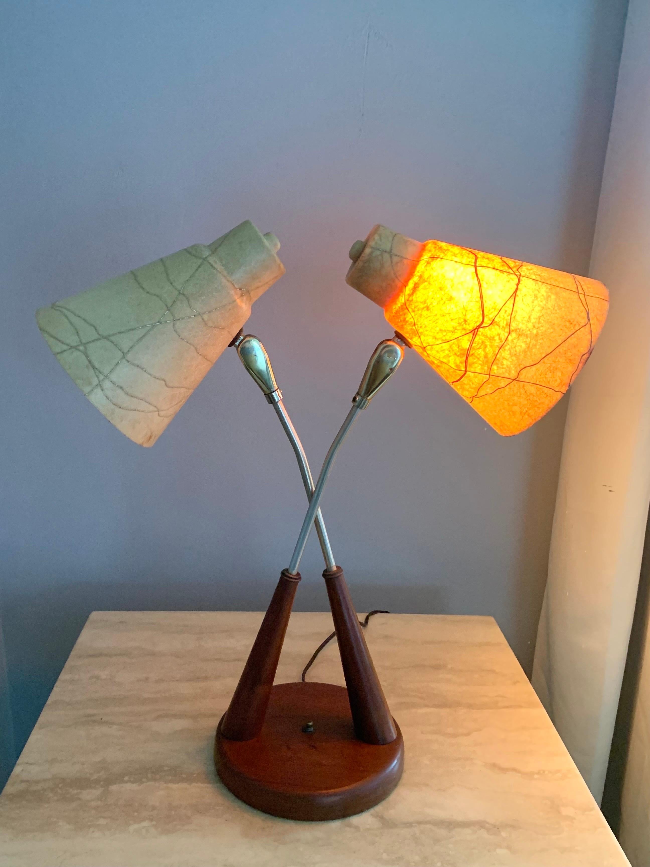 Métal Lampe de bureau à deux têtes de style Gerald Thurston, années 1950 en vente