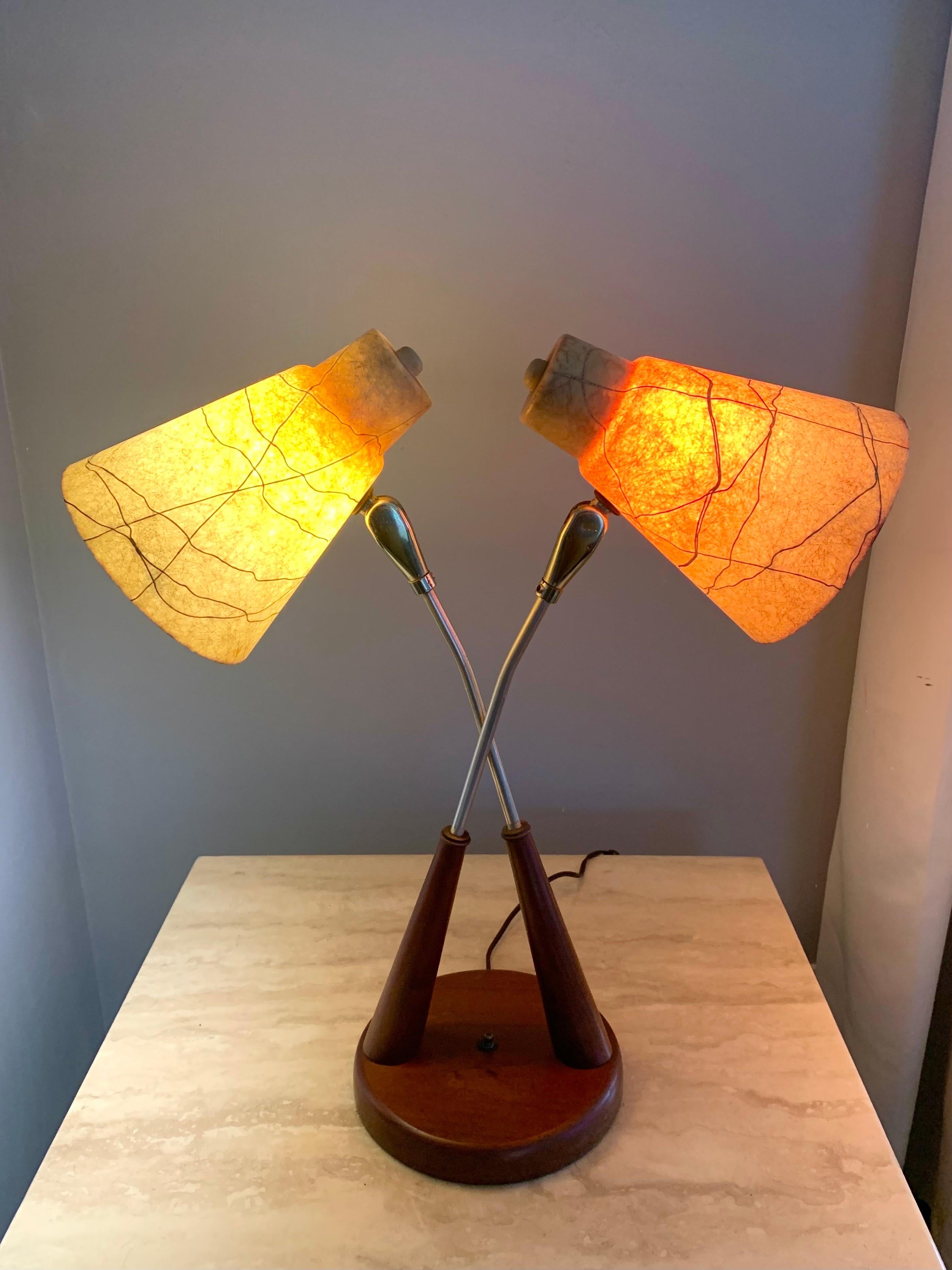 Lampe de bureau à deux têtes de style Gerald Thurston, années 1950 en vente 2