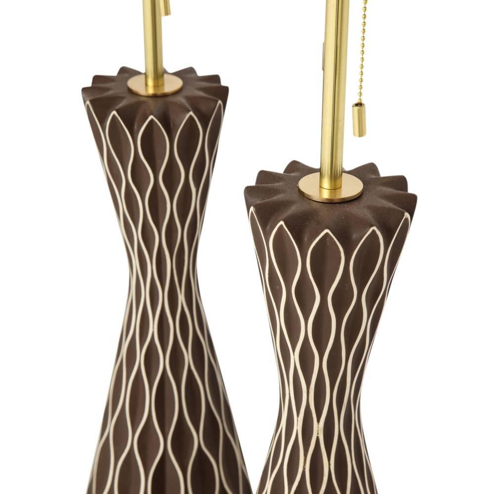 Gerald Thurston Table Lamps, Porcelain, Brass, Brown, White, Honeycomb In Good Condition In New York, NY