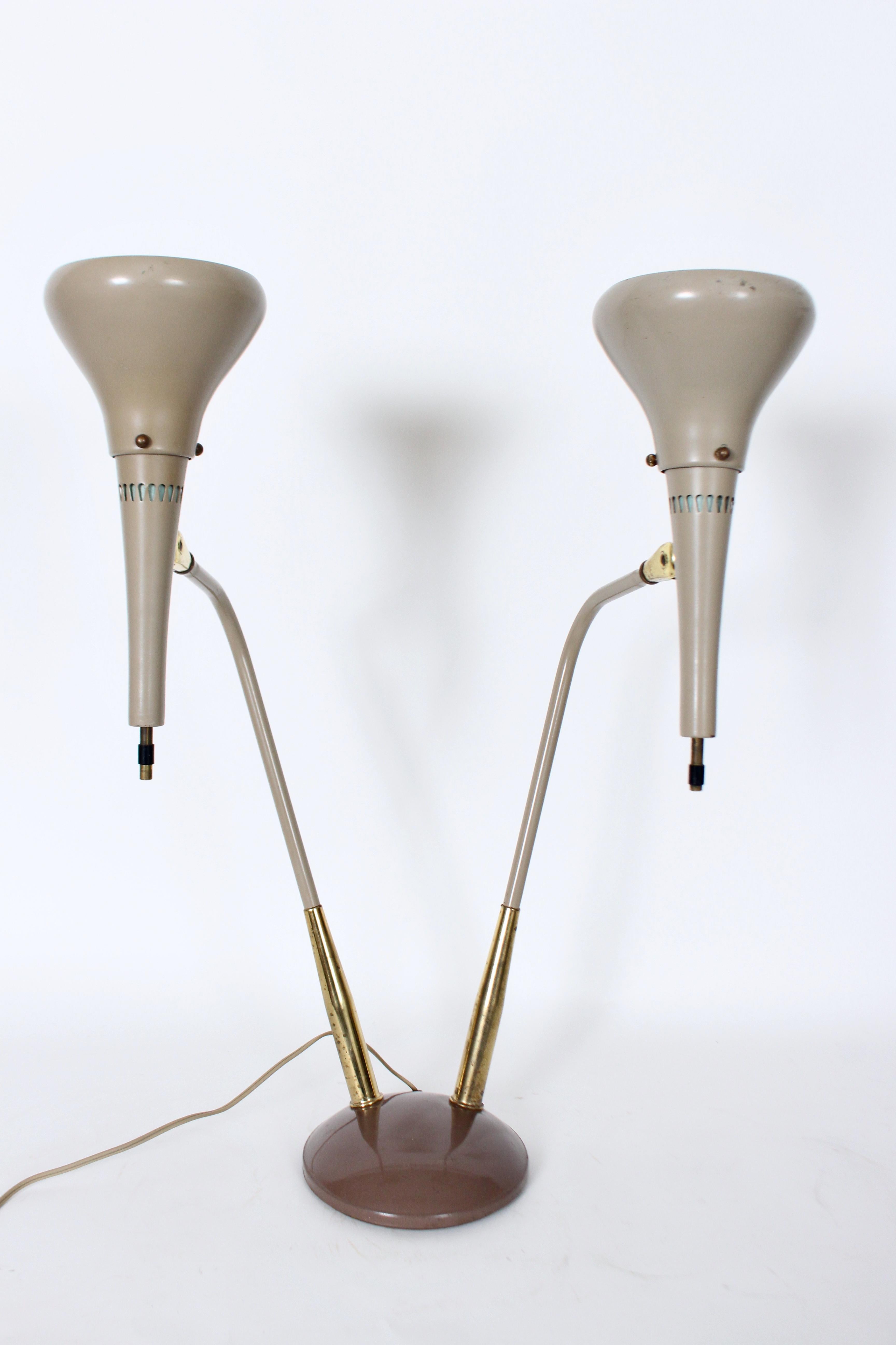 Lampada da scrivania a doppio cono in ottone e smalto grigio di Gerald Thurston, CIRCA 1960 in vendita 1