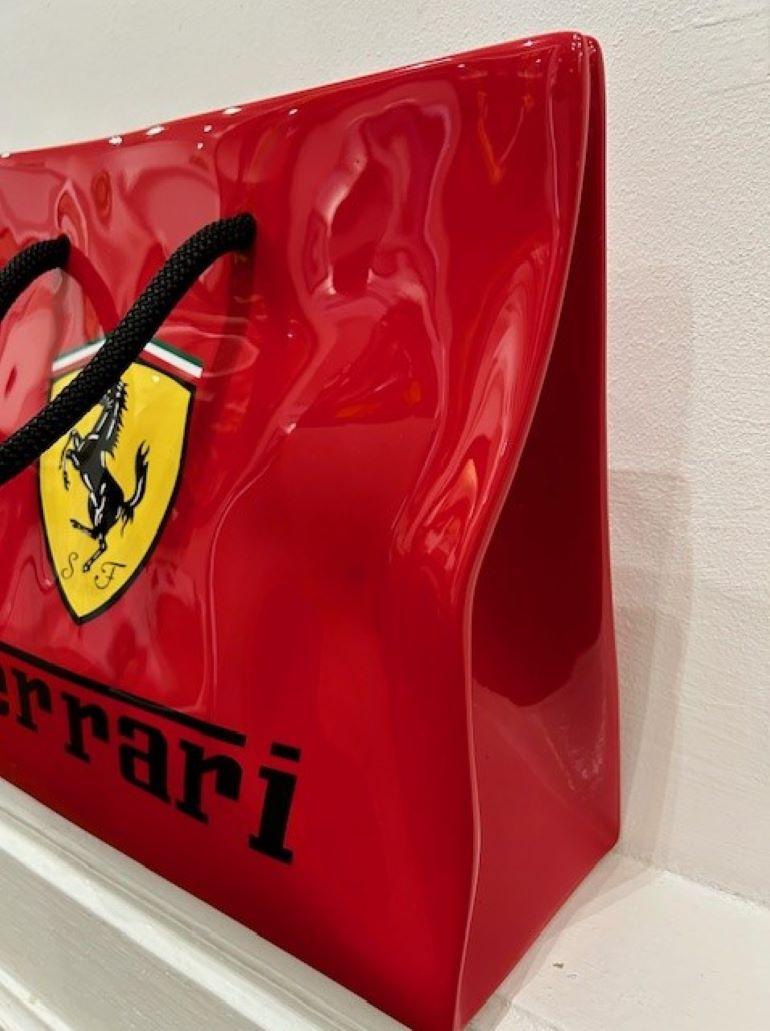 Ferrari Tasche – Sculpture von Geraldine Morin