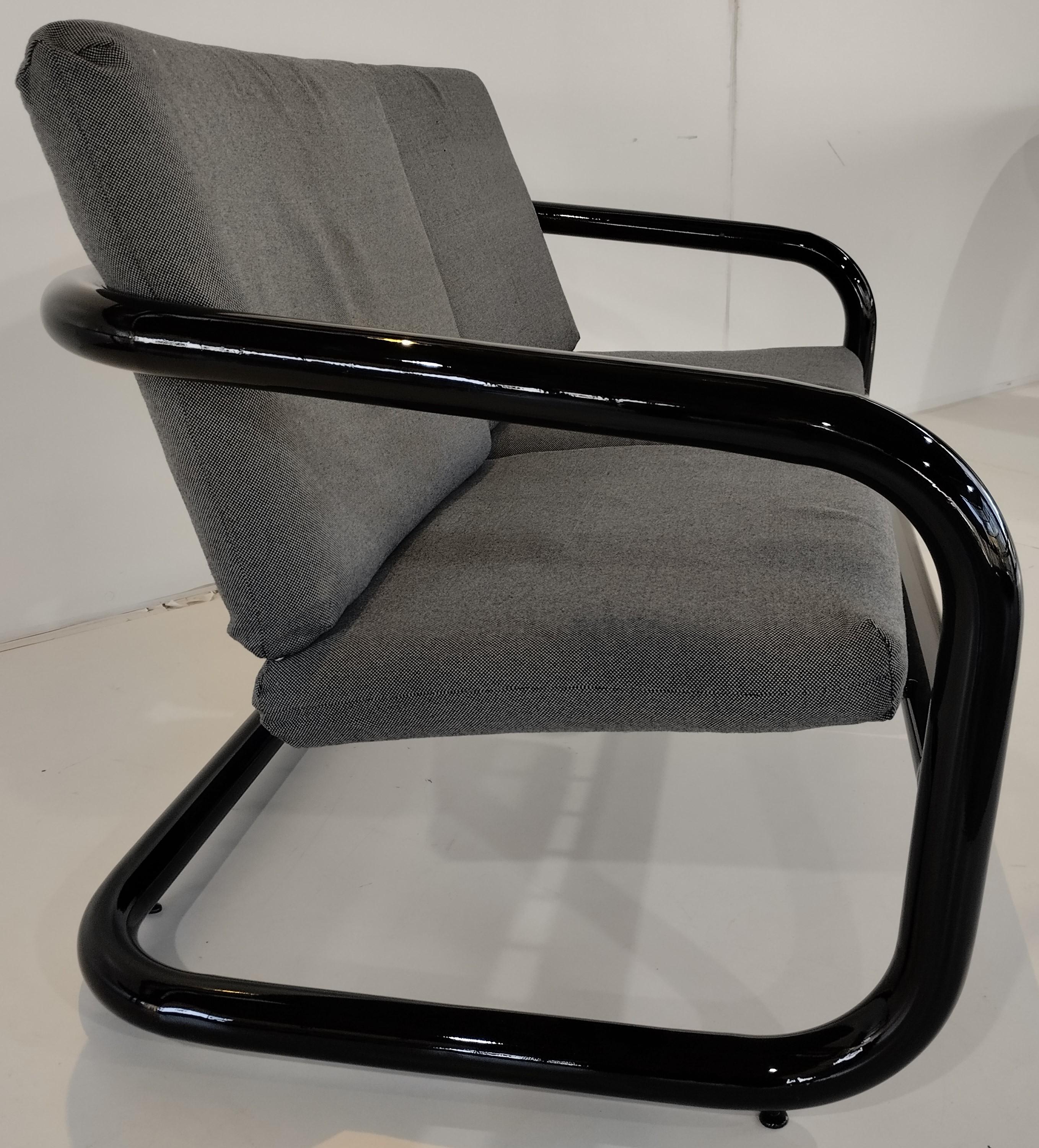 Geraldo de Barros, 2-Sitzer-Sofa von  Metallrohr, 1970er-Jahre (Moderne der Mitte des Jahrhunderts) im Angebot