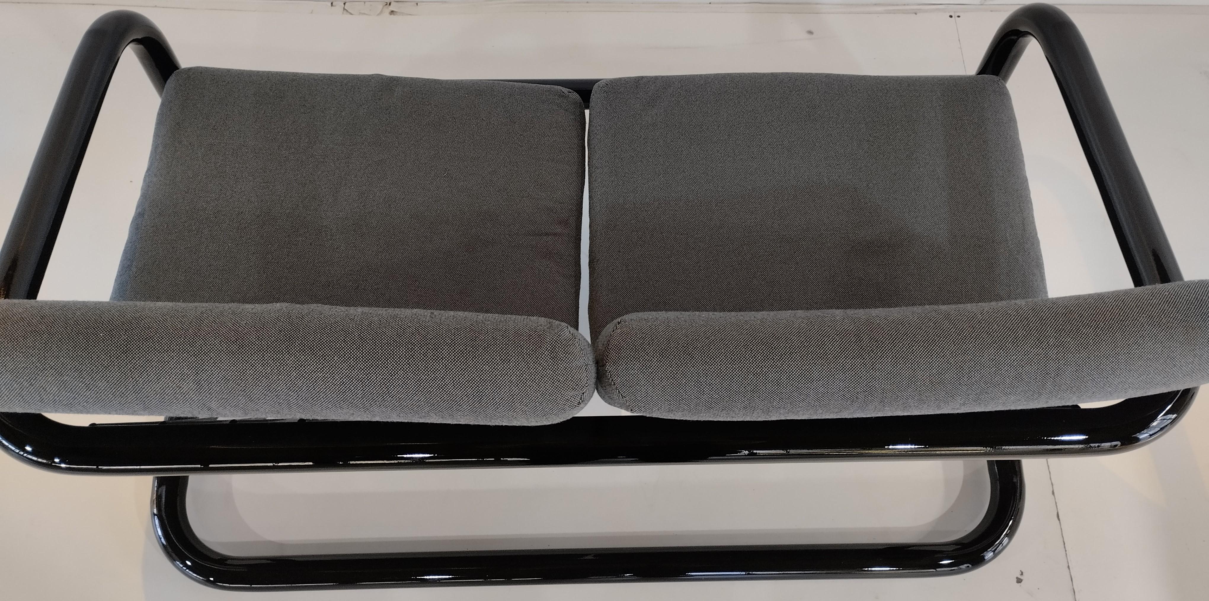 Geraldo de Barros, 2-Sitzer-Sofa von  Metallrohr, 1970er-Jahre im Angebot 3