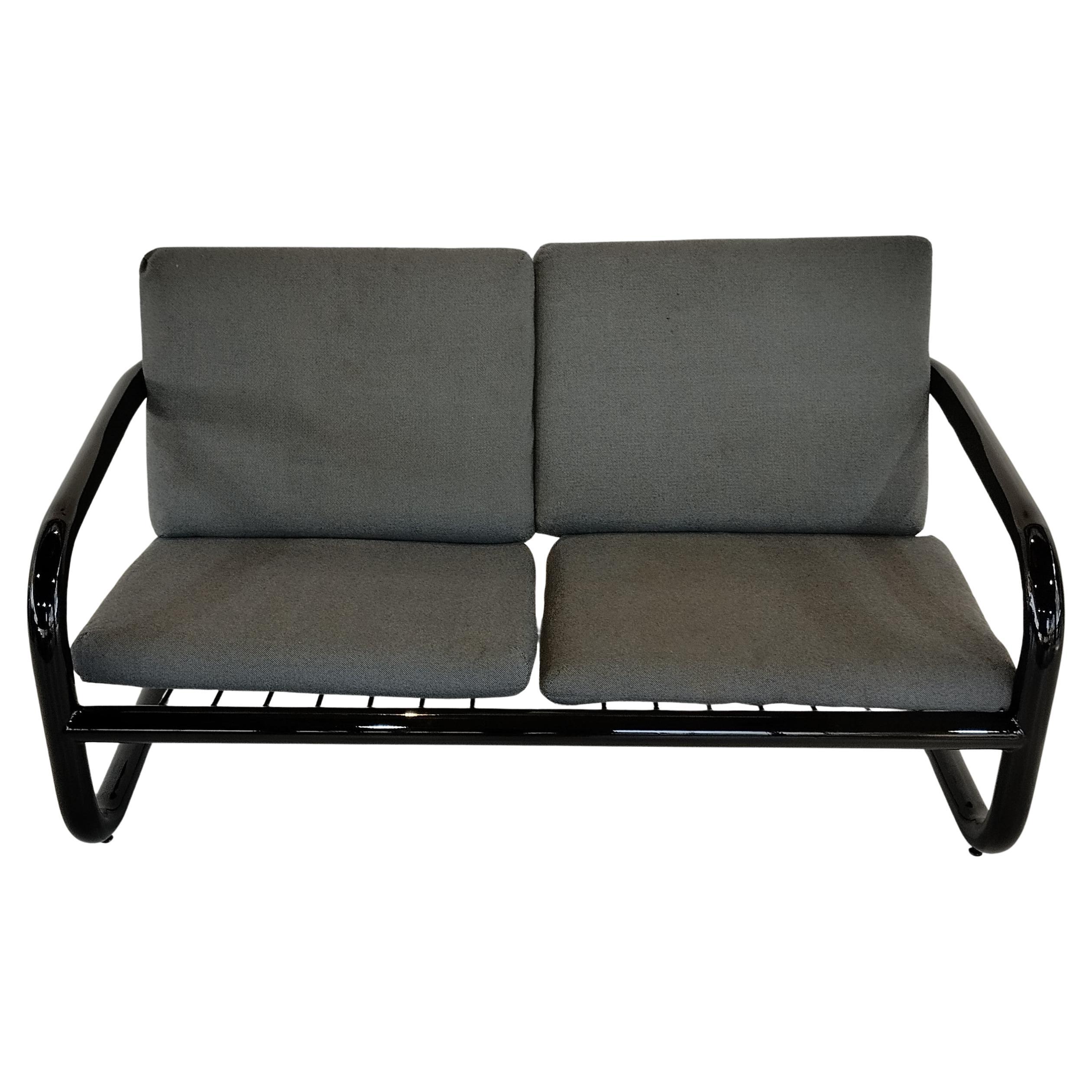 Geraldo de Barros, 2-Sitzer-Sofa von  Metallrohr, 1970er-Jahre im Angebot