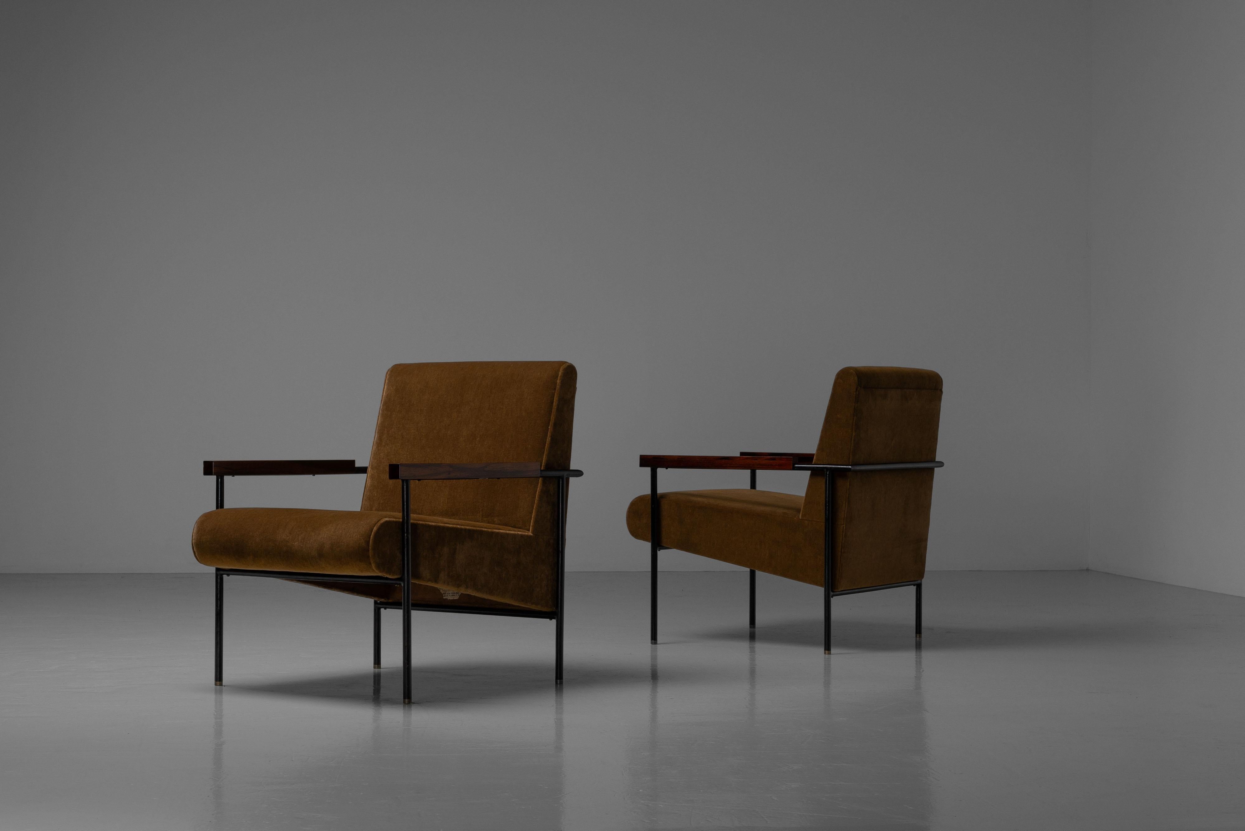 Mid-Century Modern Geraldo de Barros arm chairs Unilabor Brazil 1950 For Sale