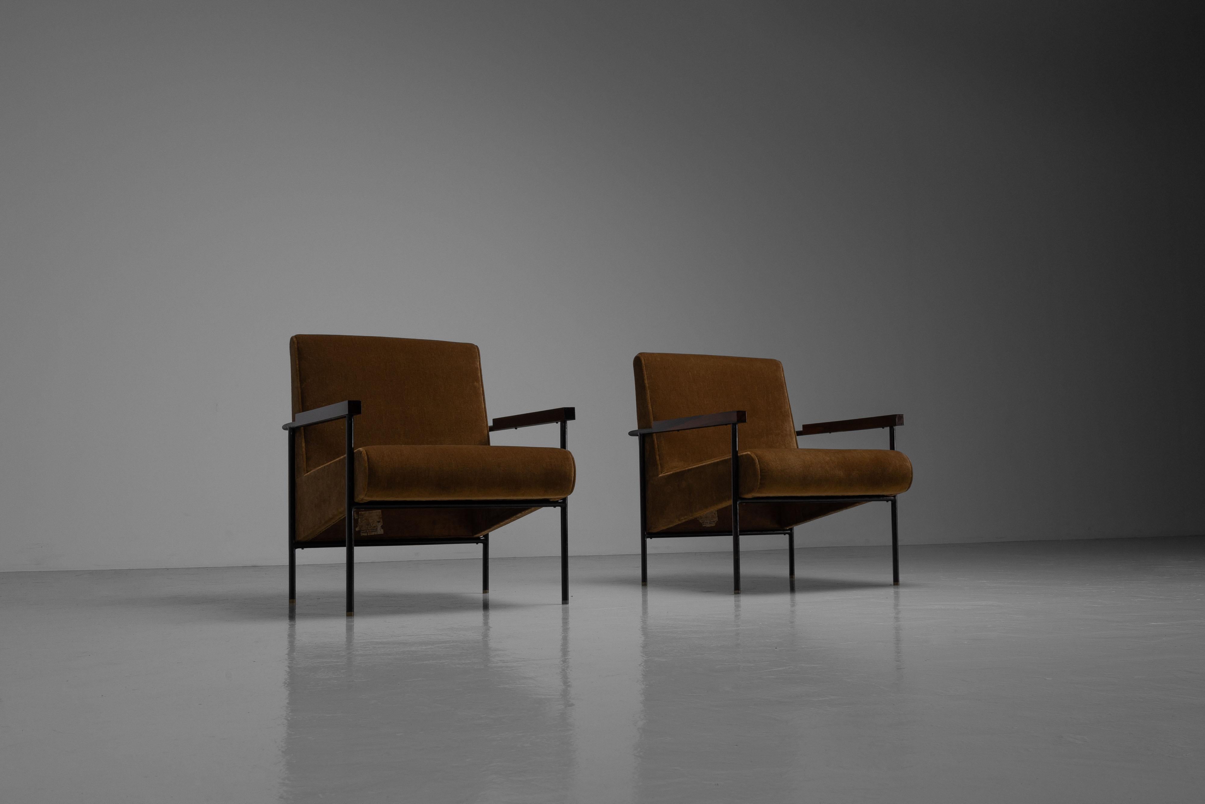 Brazilian Geraldo de Barros arm chairs Unilabor Brazil 1950 For Sale