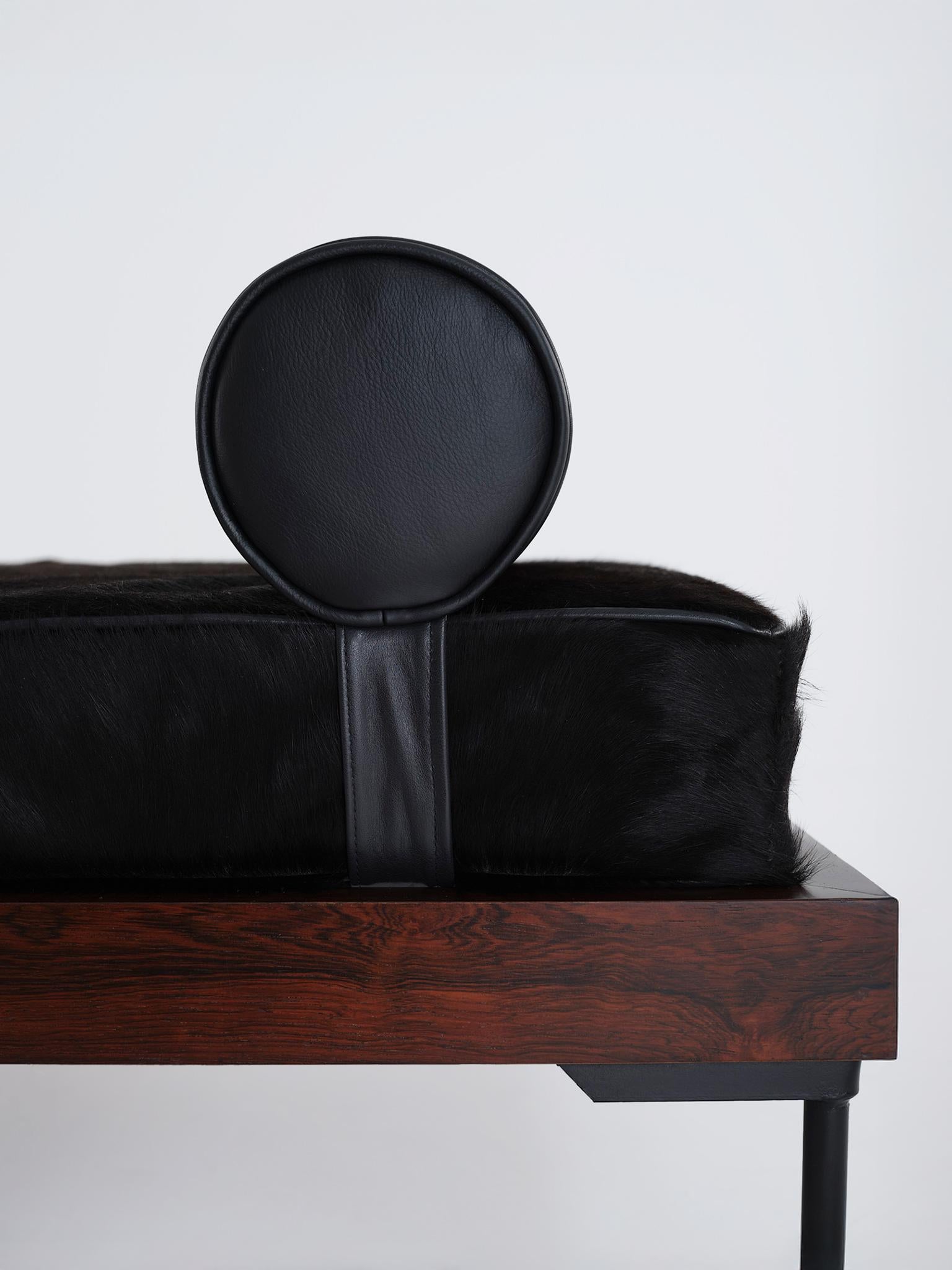Geraldo de Barros Daybed, Rosewood, Brazil, 1960s (Brasilianisch) im Angebot
