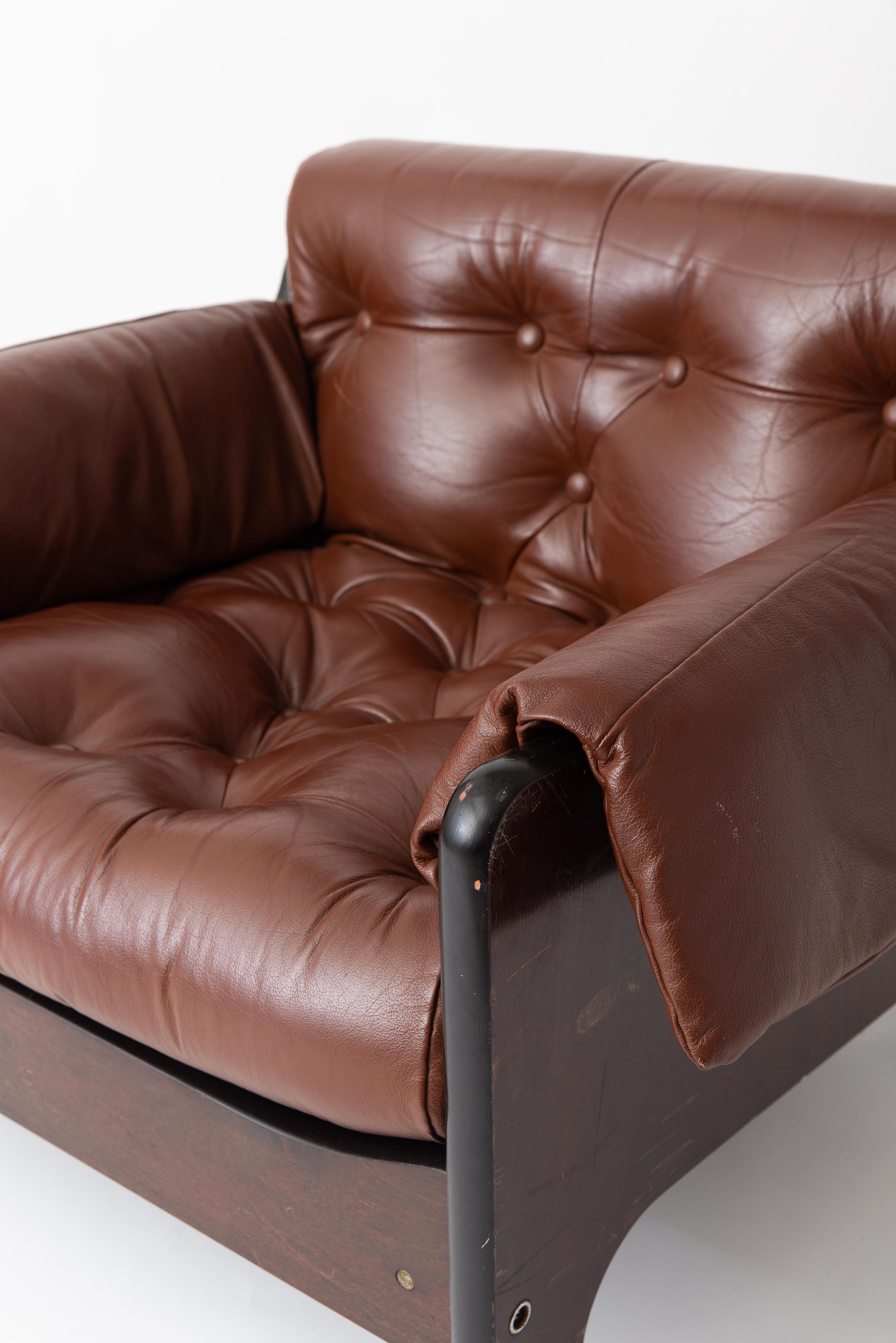 Mid-Century Modern Geraldo De Barros leather armchairs For Sale