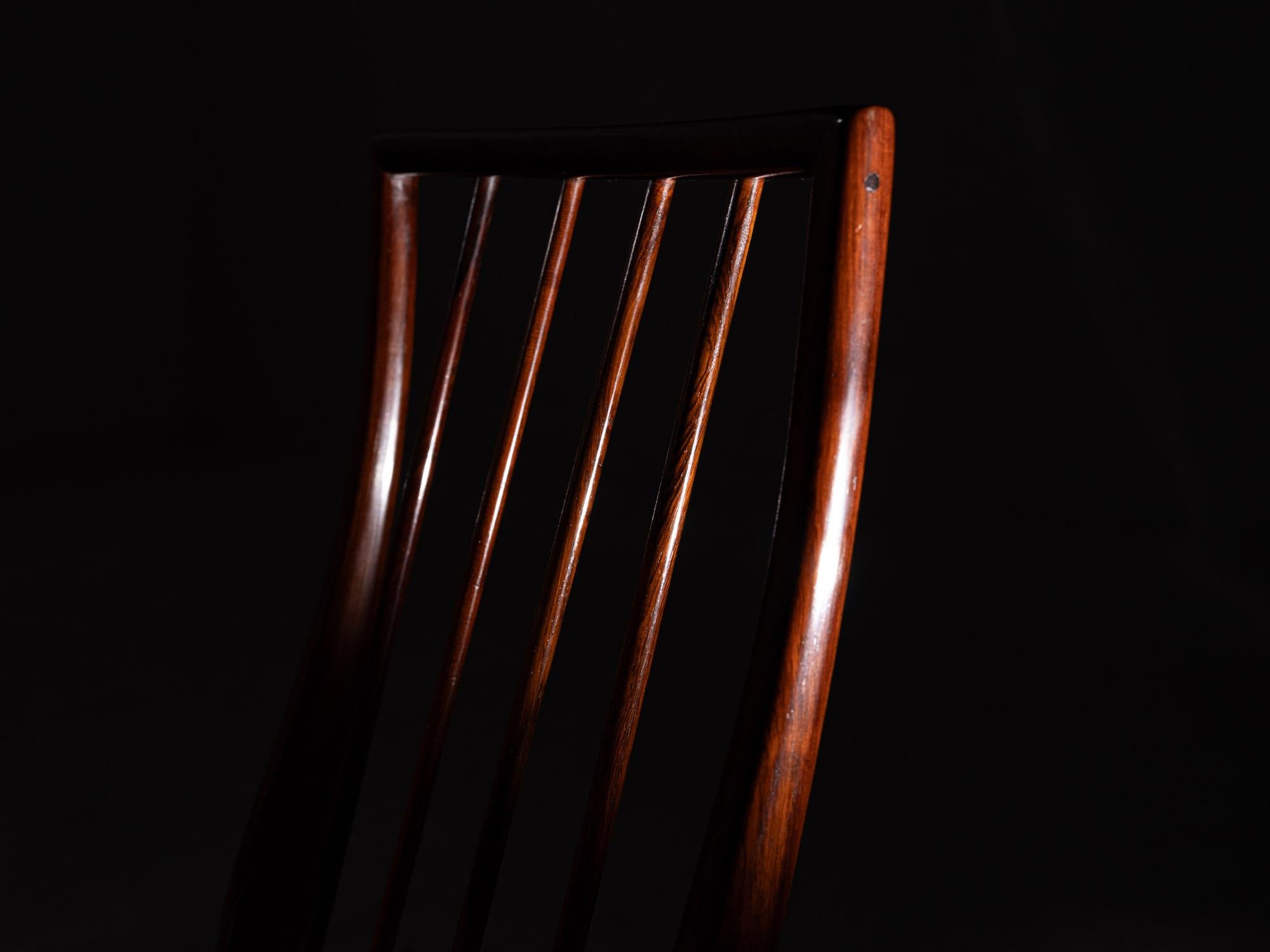Geraldo de Barros. Pair of chaises, Solid wood and fabric. c. 1960 In condizioni buone in vendita a PARIS, FR