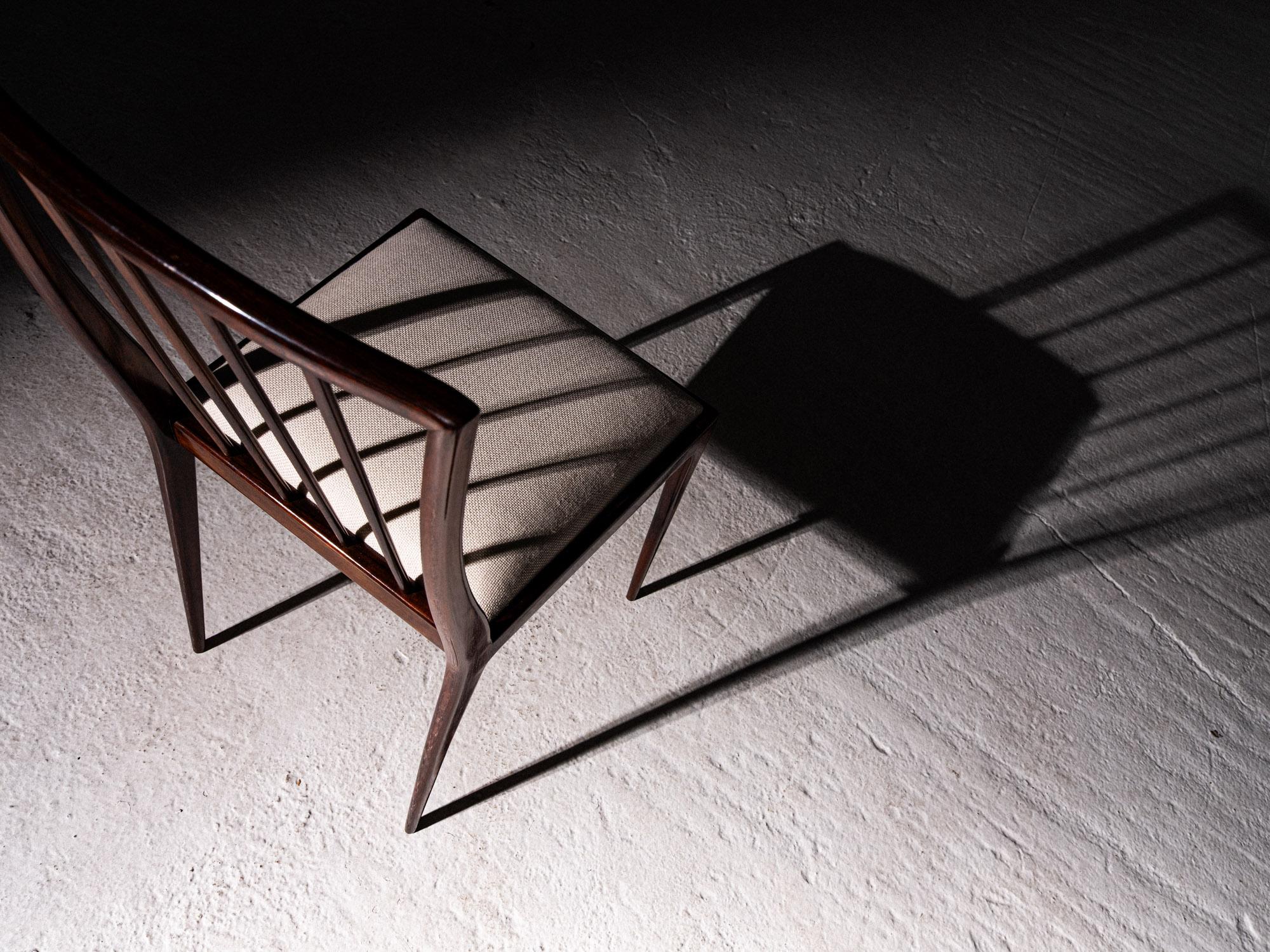 Geraldo de Barros. Pair of chaises, Solid wood and fabric. c. 1960 in vendita 1