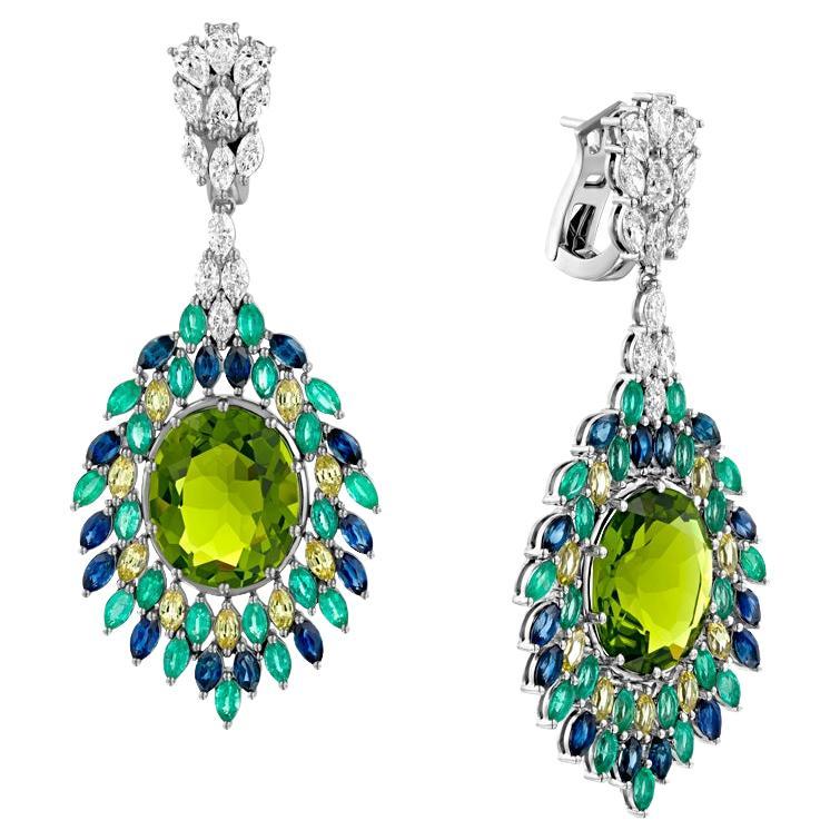 Geraldo Pfauen-Ohrringe mit Smaragd, Saphir und Diamant im Angebot