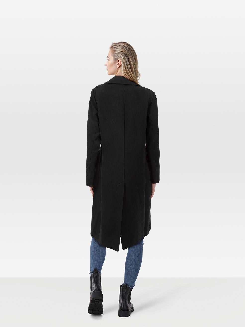CONDIZIONE: molto buona. L'usura del cappotto è minima. Marchio sulla parte anteriore destra. Ci sono delle spuntature su entrambe le maniche, sul colletto e su entrambi i risvolti di questo articolo usato di Gerard Darel. Il marchio potrebbe