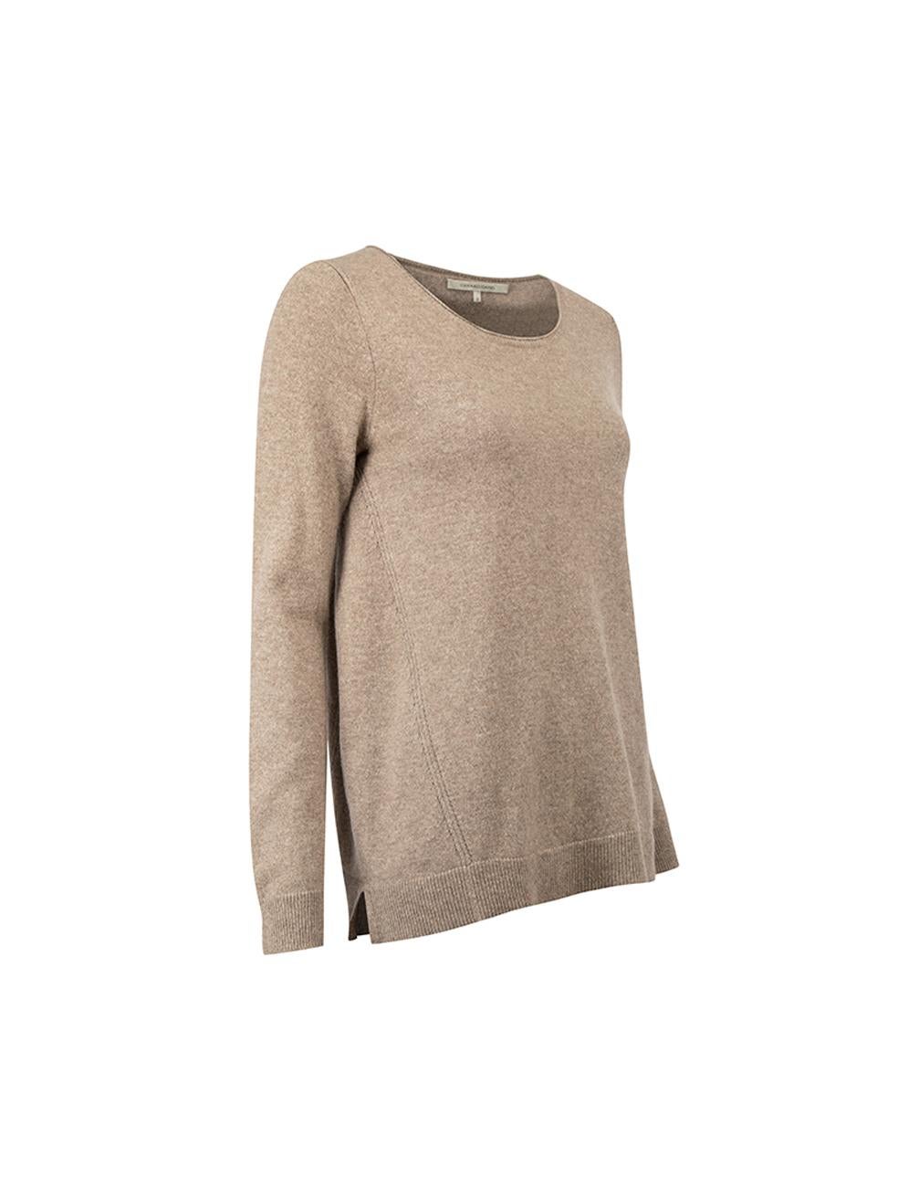 CONDITION is Very good. Hardly any visible wear to jumper is evident. a hole on the left sleeve and a hole on the right sleeve has been re-stitched on this used Gerard Darel designer resale item. 



Details


Brown

Cashmere

Long sleeves knit