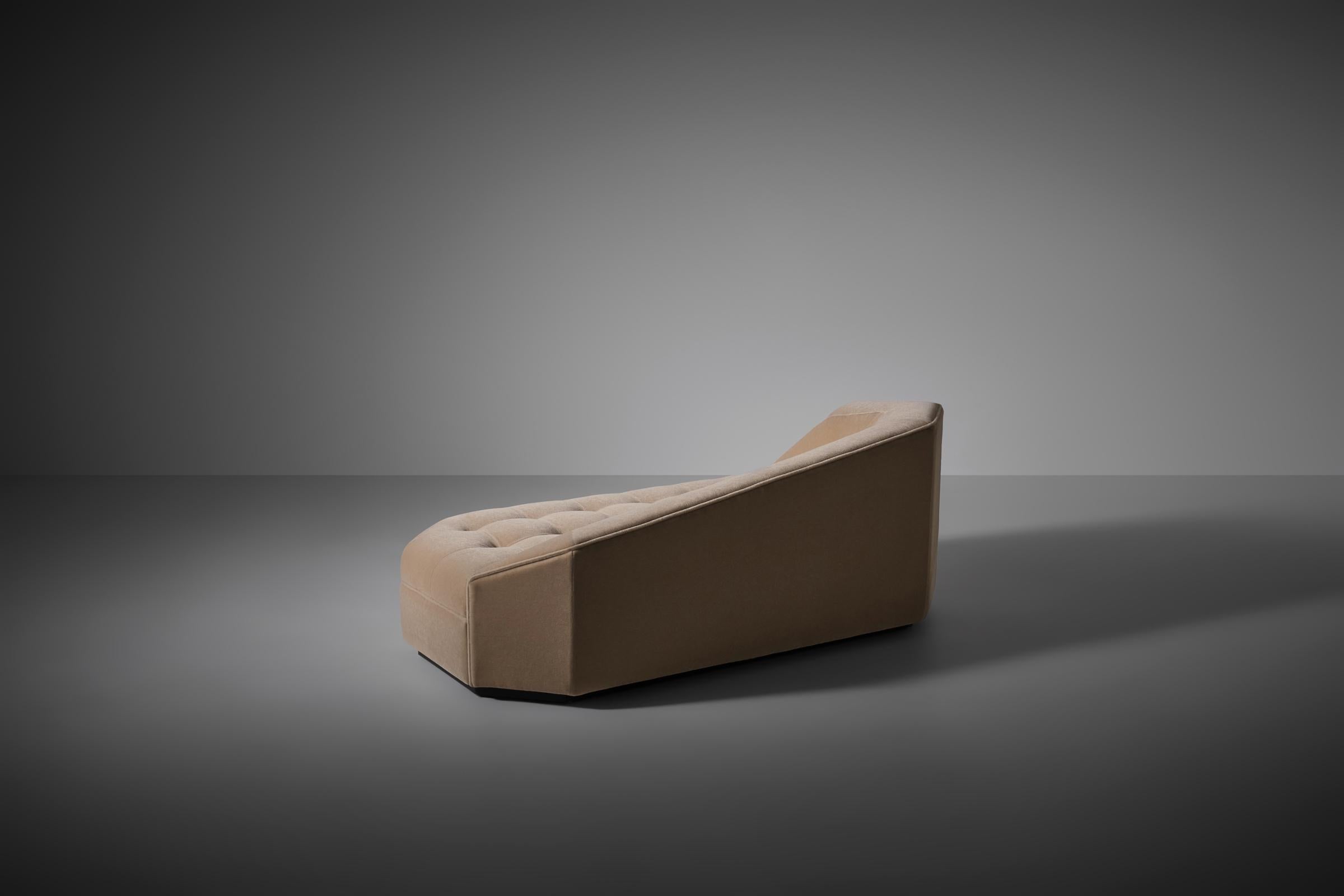 Gérard Gallet Divan for Mobilier International, France ca. 1980 3
