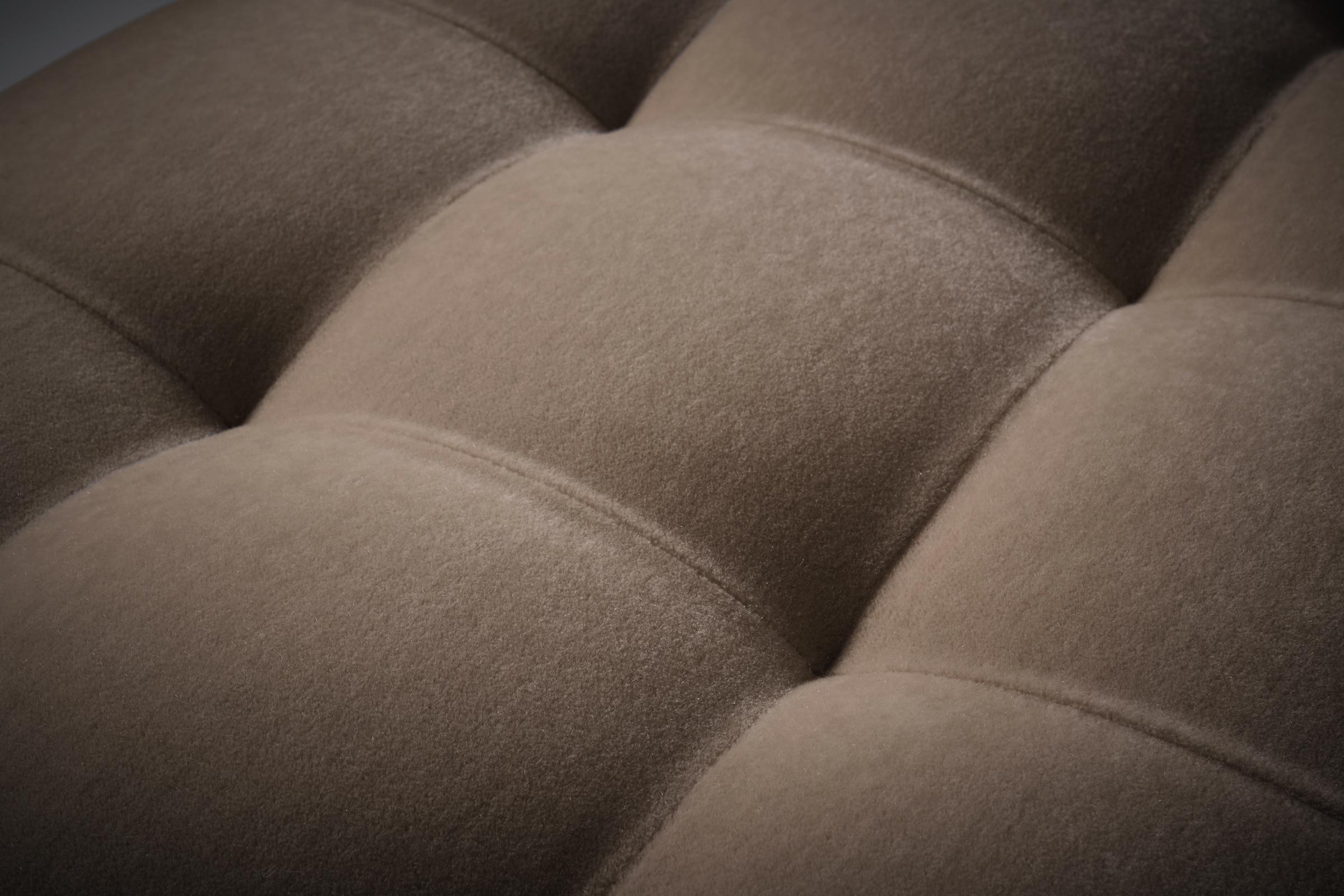 Gérard Gallet Divan for Mobilier International, France ca. 1980 4