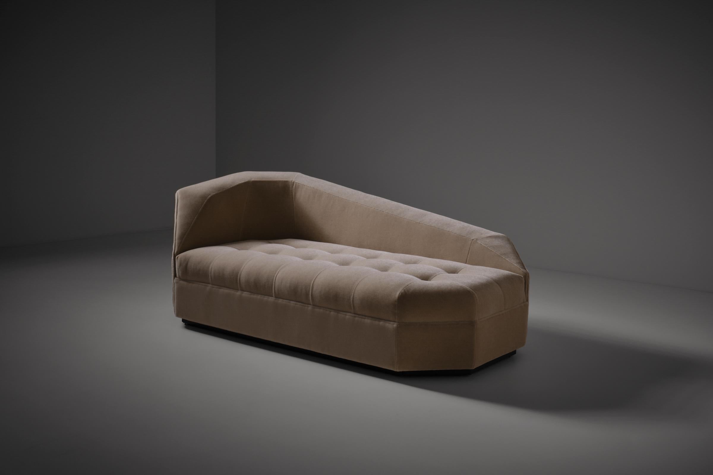 Divan Sofas - 9 For Sale on 1stDibs | devan sofa, divan sofas, divan sofa  for sale