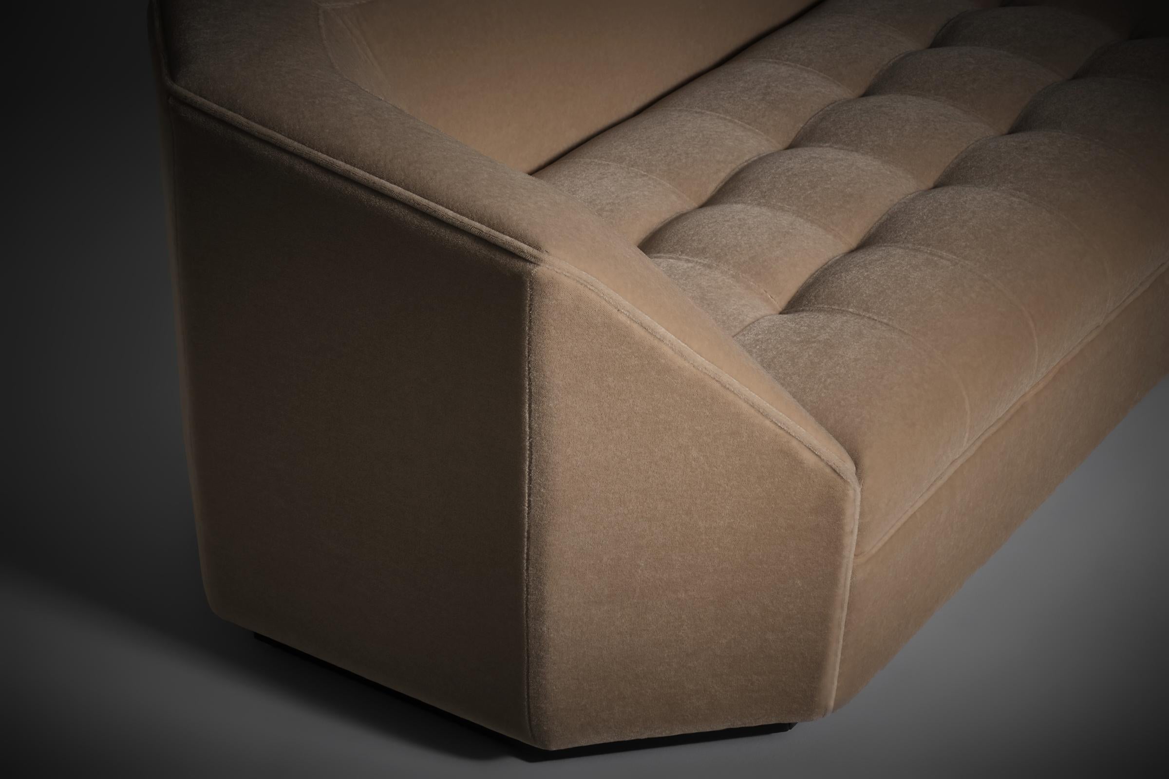 Gérard Gallet Divan for Mobilier International, France ca. 1980 2