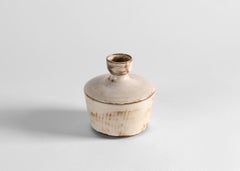 Gerard Hoffmann, Piccolo vaso smaltato bianco, Francia, circa 1960