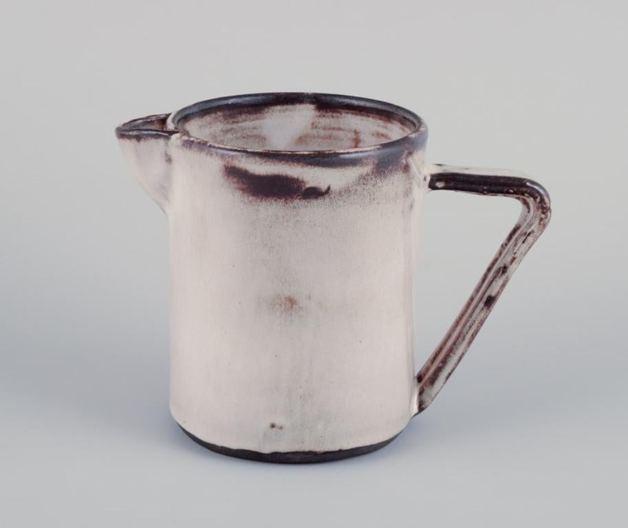 Gerard Hofmann, French ceramicist. Two ceramic pieces: a pitcher and a bowl. In Excellent Condition For Sale In Copenhagen, DK