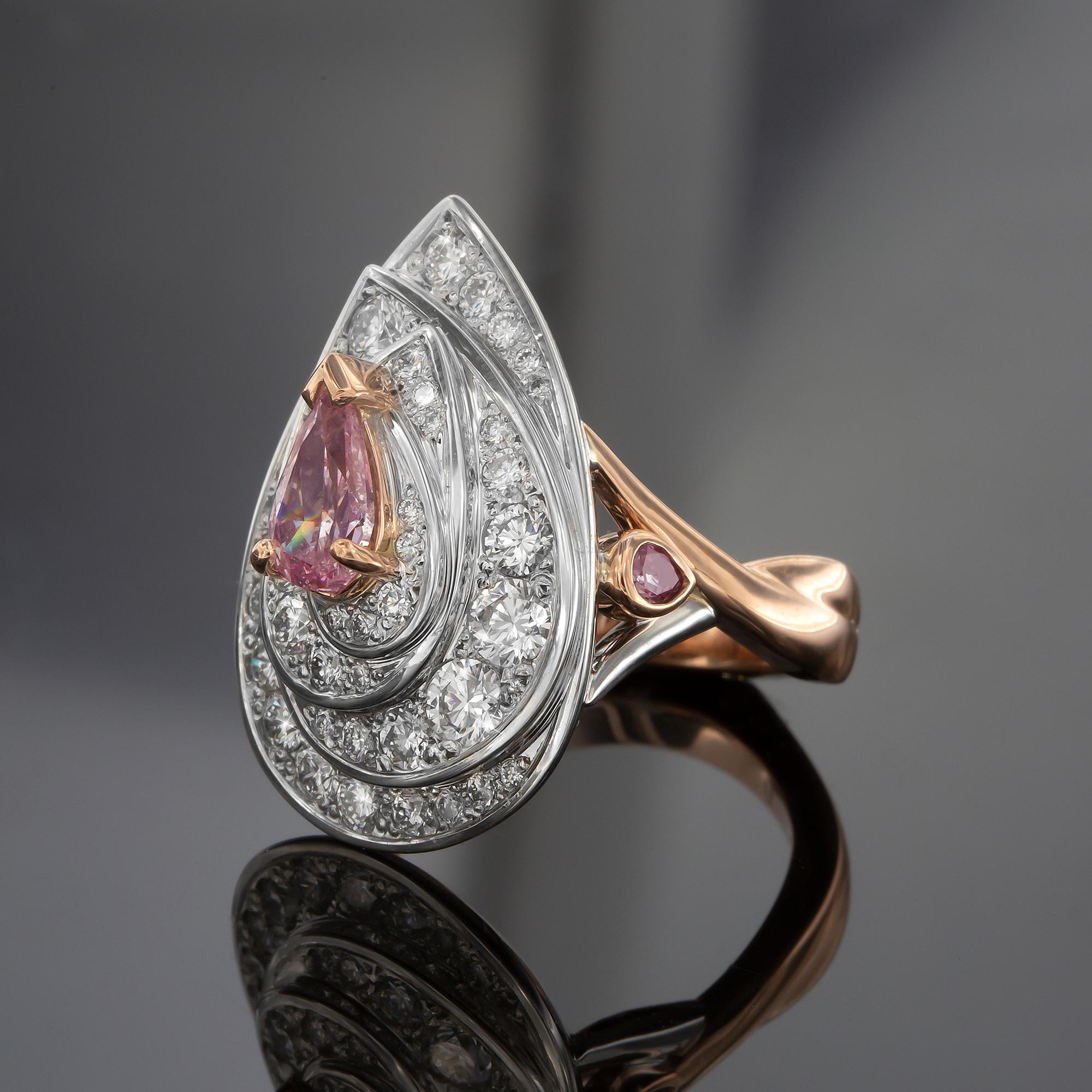 Gerard McCabe Amore 0.80ct Pink and White Diamond Cluster Ring in 18ct Gold In New Condition For Sale In ADELAIDE, SA