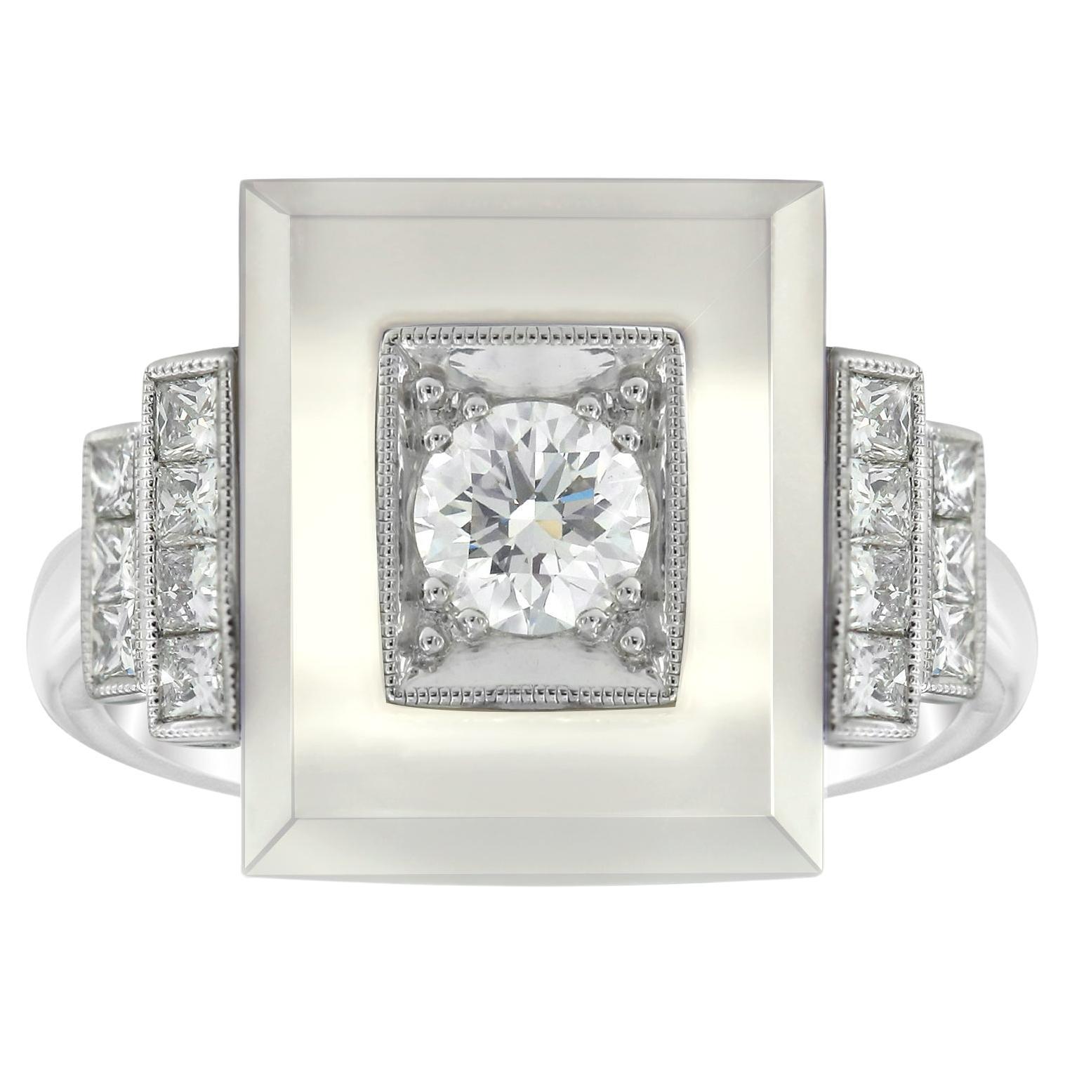 Gerard McCabe "Savoir-faire Collect" - White quartz and diamond ring, 18ct. For Sale