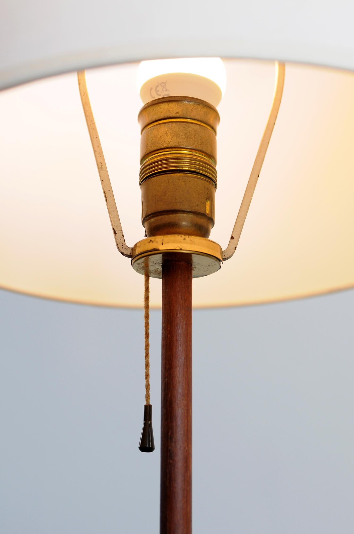 Gérard Thurston, Schreibtischlampe, 1950 (Messing) im Angebot