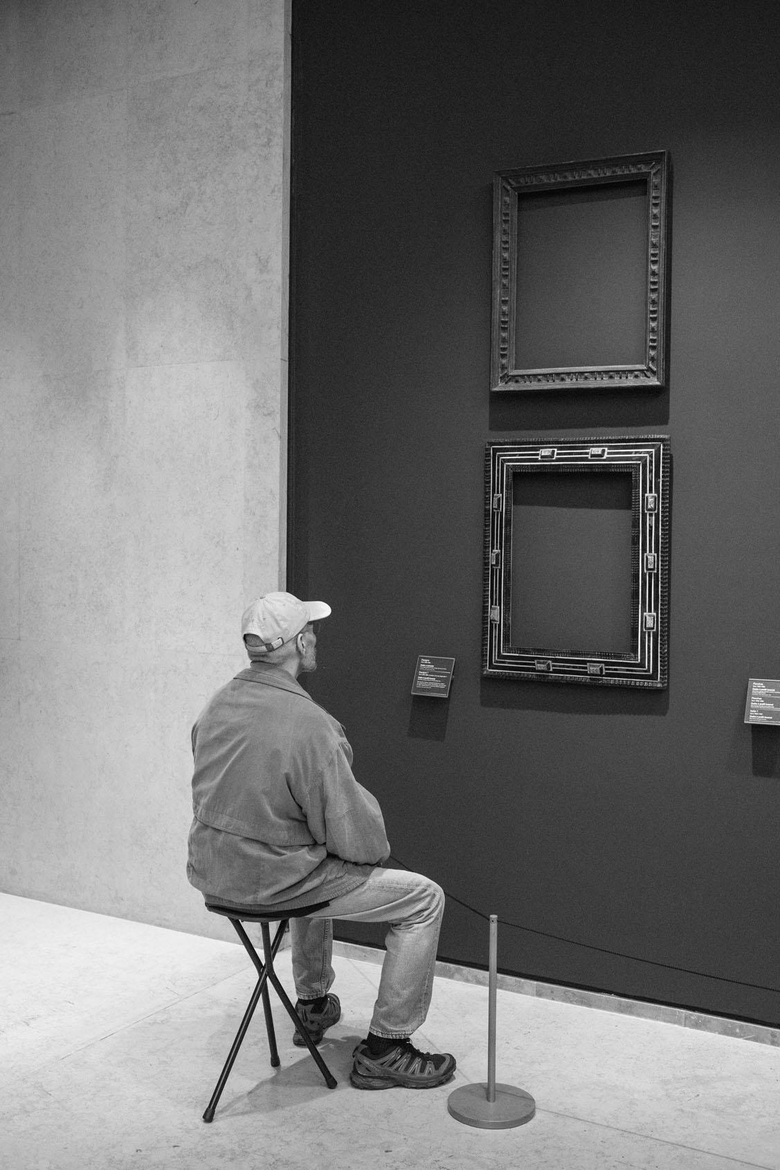 A Day in the Museum XVI, Musée de Louvre - Limited Edition Fine Art Photography