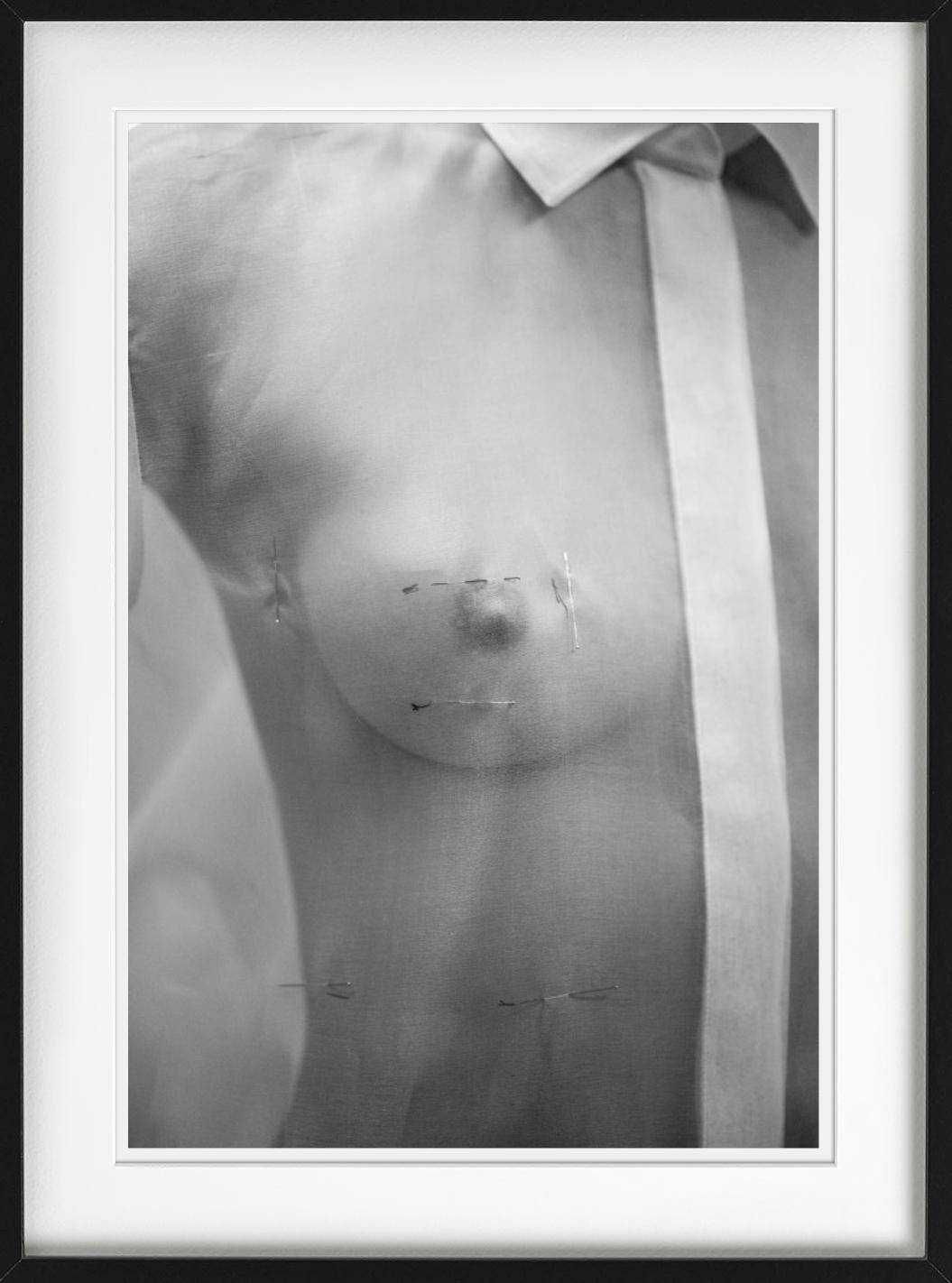 Christian Dior Haute Couture, 30th Avenue Montaigne – Kunstfotografie, 2000 im Angebot 1