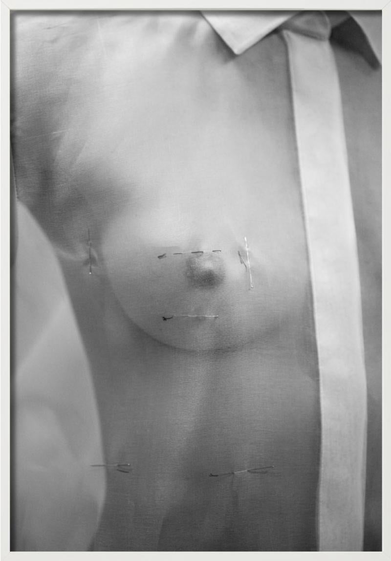 Christian Dior Haute Couture, 30th Avenue Montaigne – Kunstfotografie, 2000 im Angebot 3