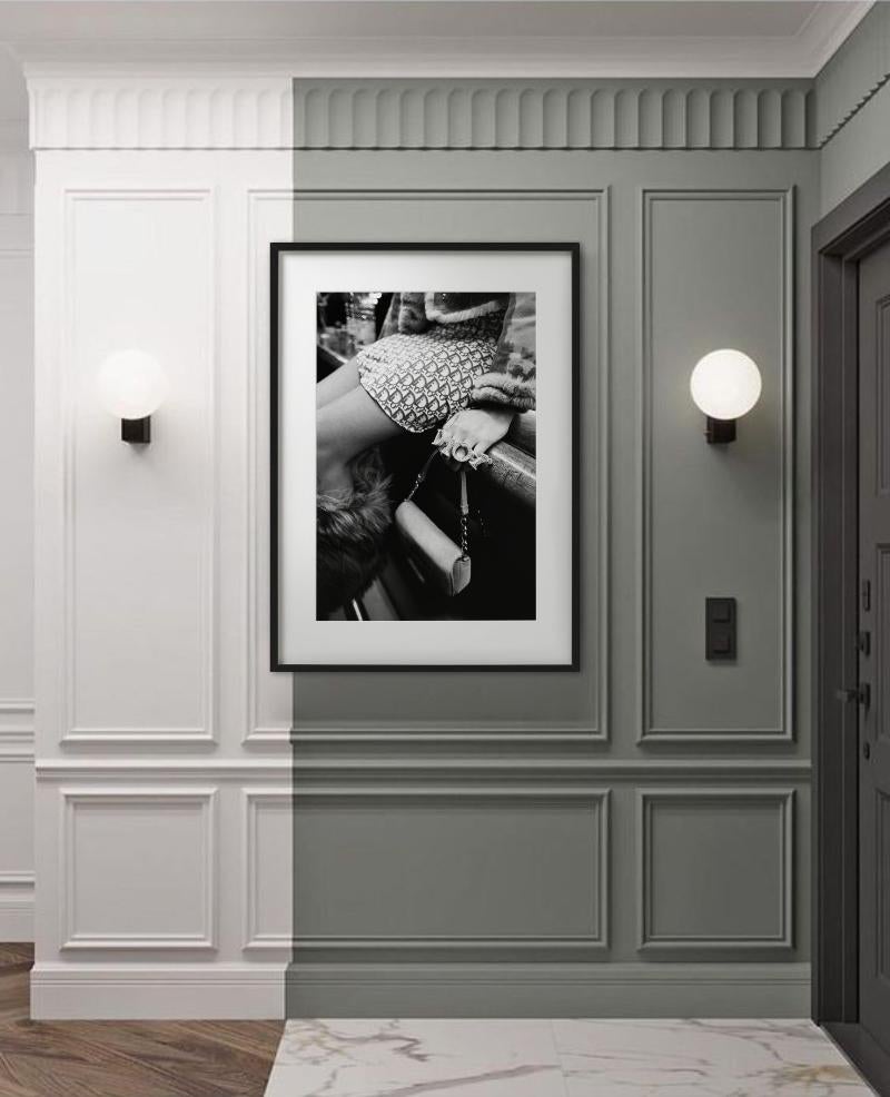 Christian Dior Prêt à Porter automne/hiver 2000/2001 - Fotografia d'autore - Black and White Photograph Nero di Gérard Uféras