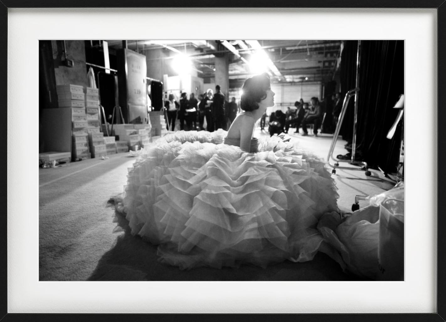 Dior, haute couture, photographie d'art - Contemporain Photograph par Gérard Uféras