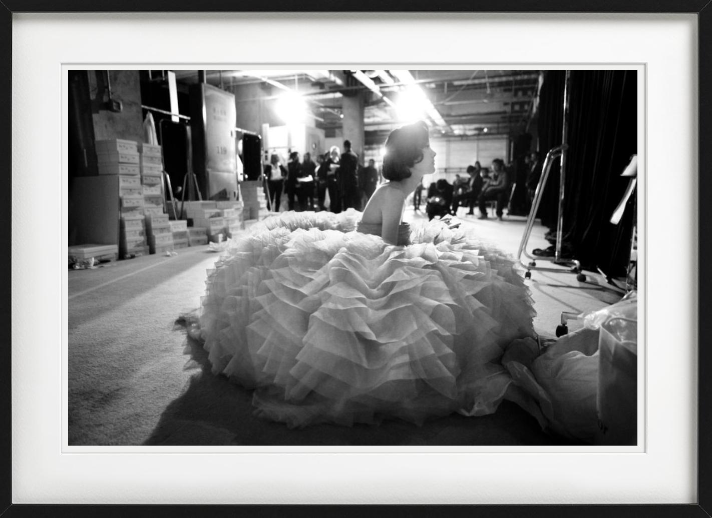 Modèle dans une robe haute couture photographiée par Gerard Uferas. 

Disponible en plusieurs tailles. Tous les tirages sont en édition limitée. Encadrement haut de gamme sur demande.

Tous les tirages sont réalisés et signés par l'artiste. Le