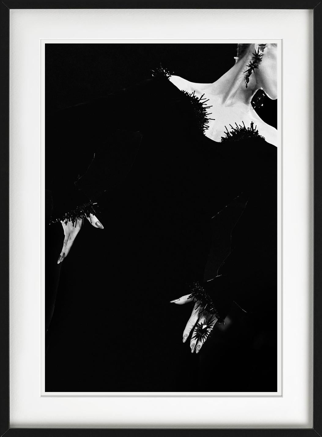 Thierry Mugler, Haute Couture, Automne-Hiver - Fine Art Photography, 1999 For Sale 2
