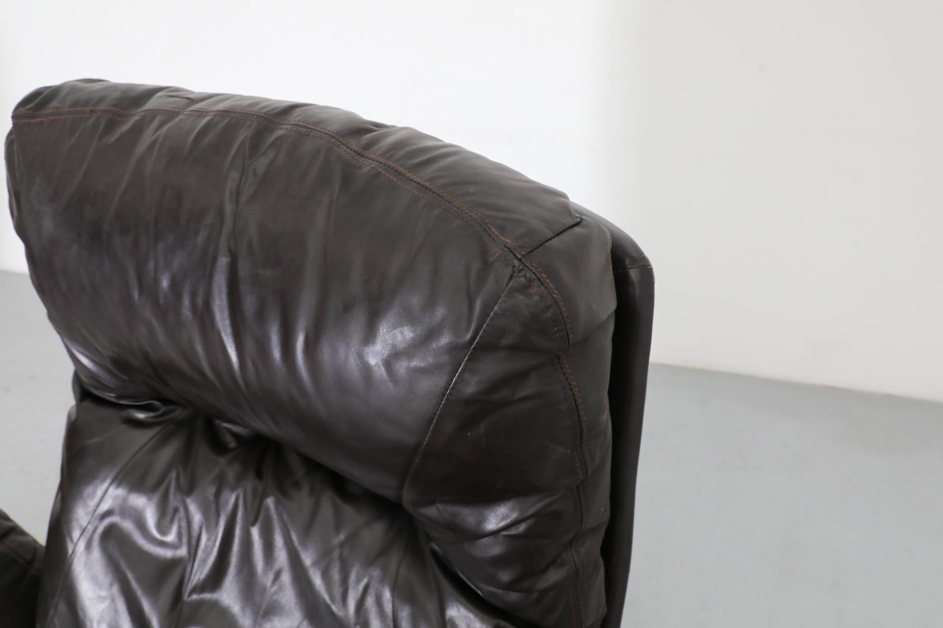 Gerard Van Den Berg Attributed Chaise longue pivotante en cuir Espresso en vente 8
