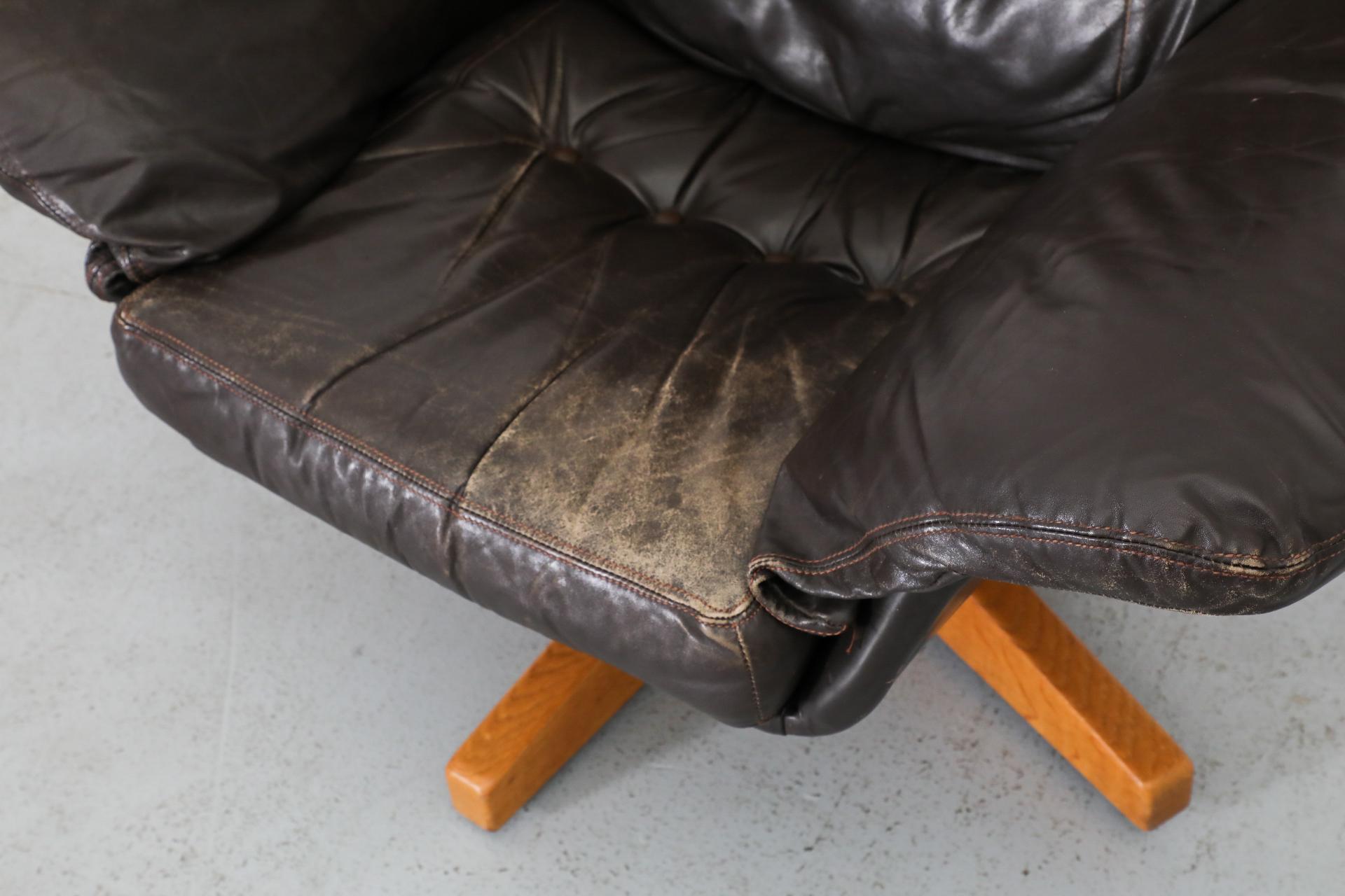 Gerard Van Den Berg Attributed Chaise longue pivotante en cuir Espresso en vente 11