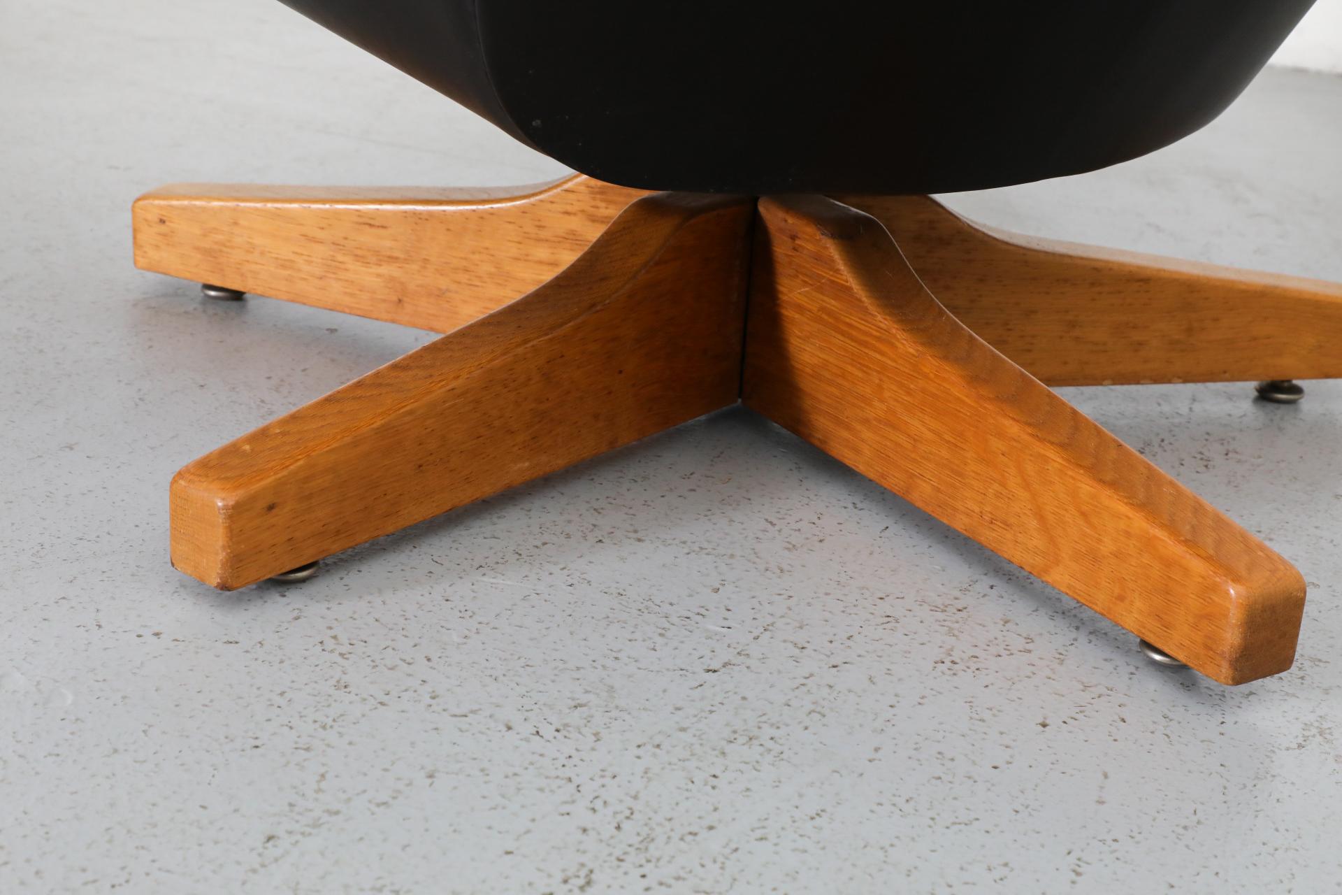 Gerard Van Den Berg Attributed Chaise longue pivotante en cuir Espresso en vente 13