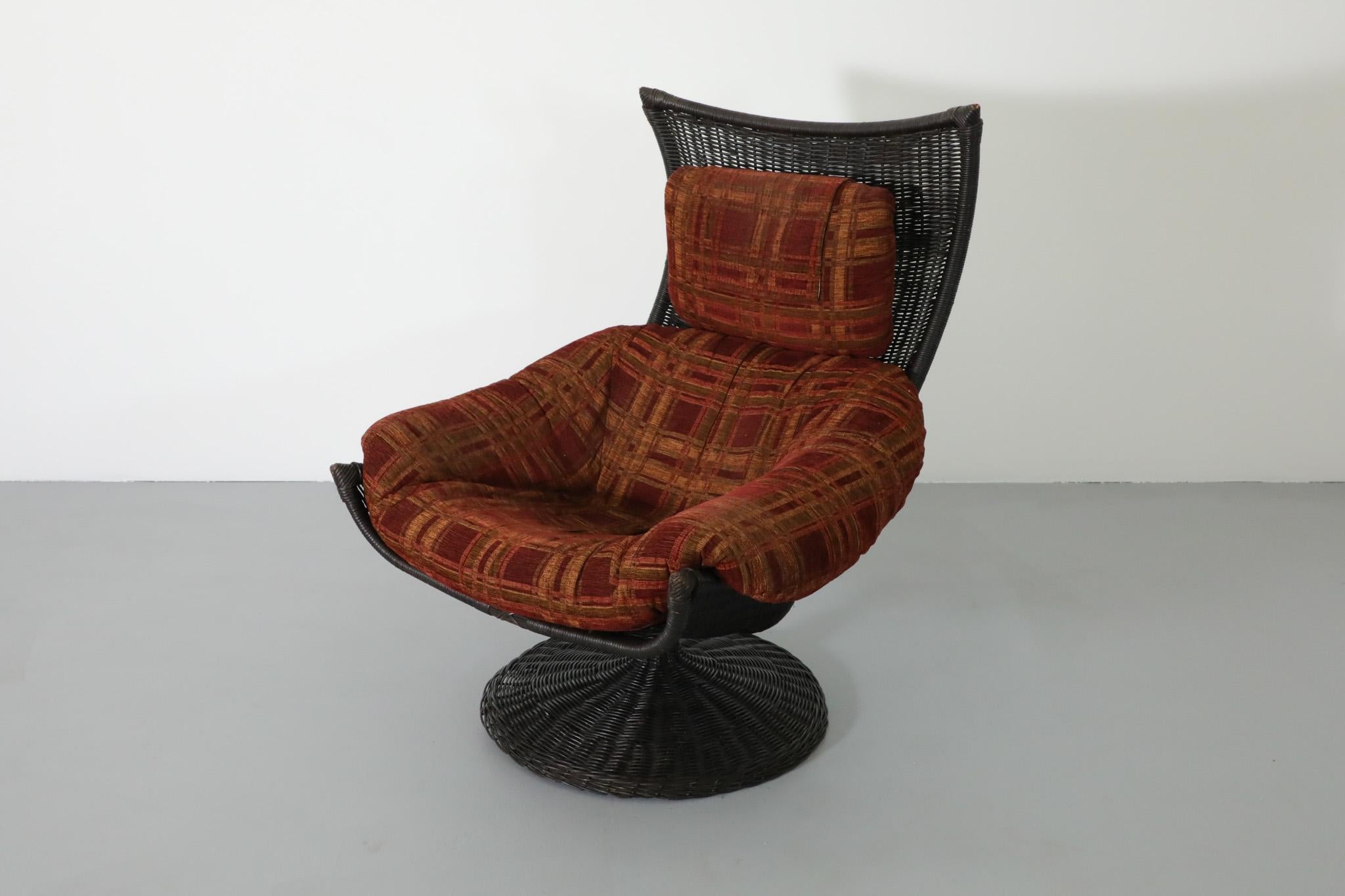 Gerard van den Berg Black Rattan Lounge Chair with Fabric Cushions  4