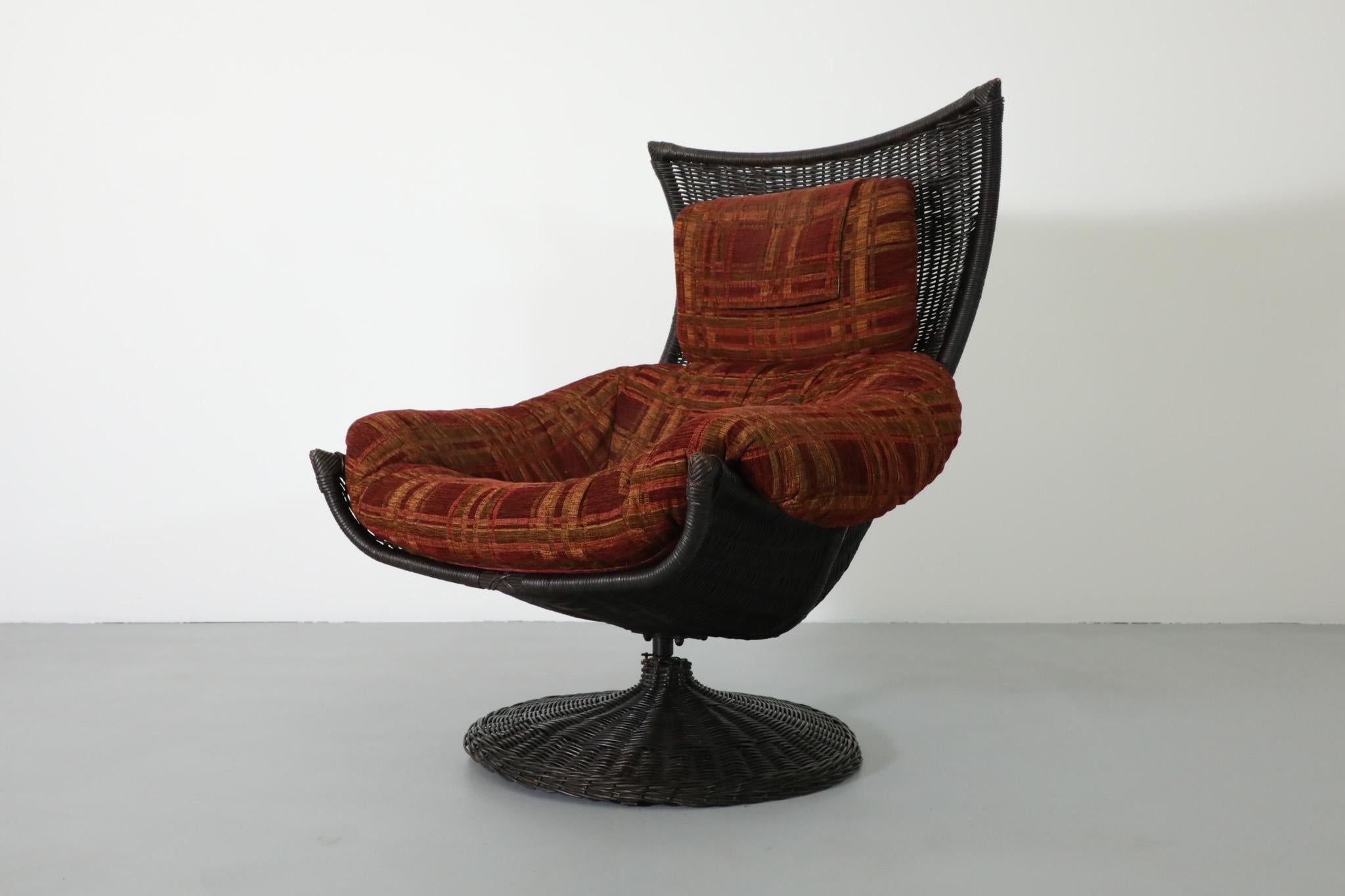 Gerard van den Berg Black Rattan Lounge Chair with Fabric Cushions  5