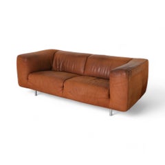 Cognacfarbenes Sofa aus Leder in weicher Form mit Aluminiumbeinen von Gerard van den Berg