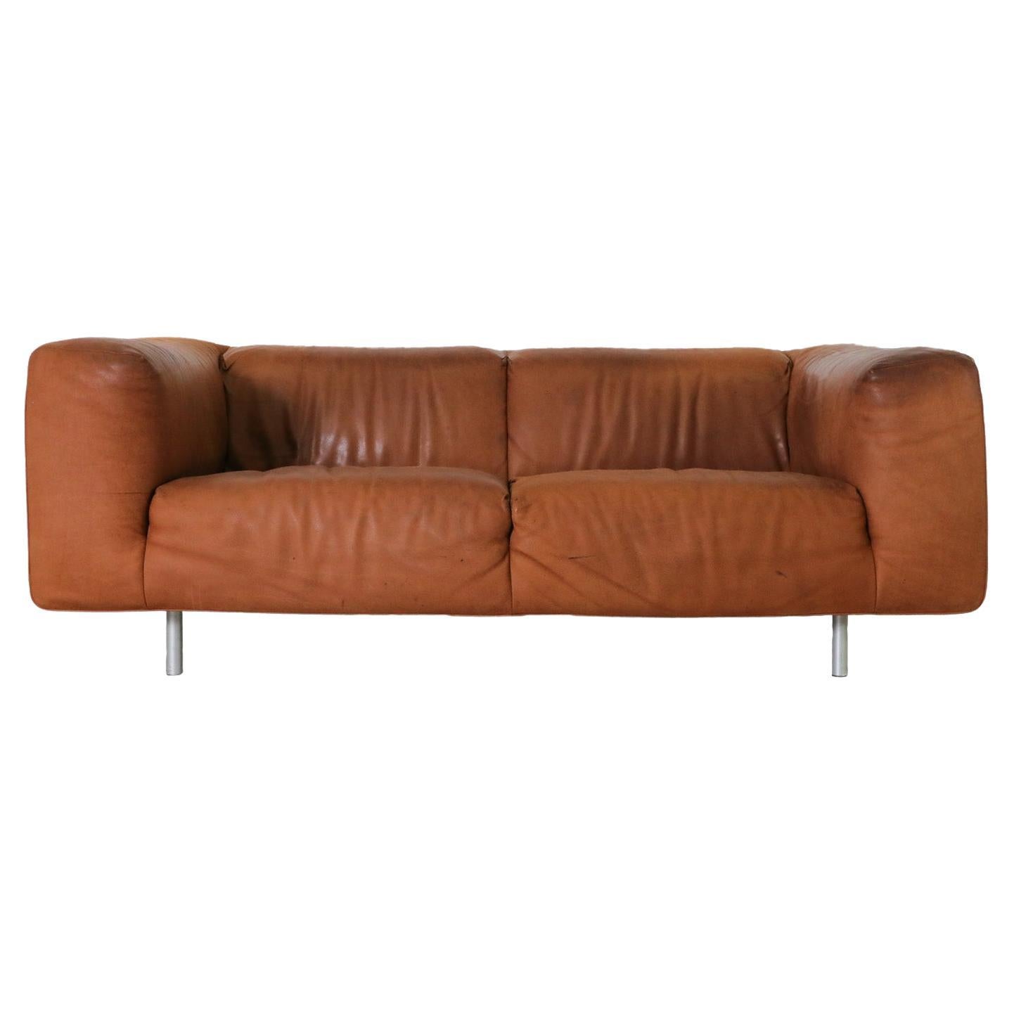Cognacfarbenes Sofa aus Leder in weicher Form mit Aluminiumbeinen von Gerard van den Berg 