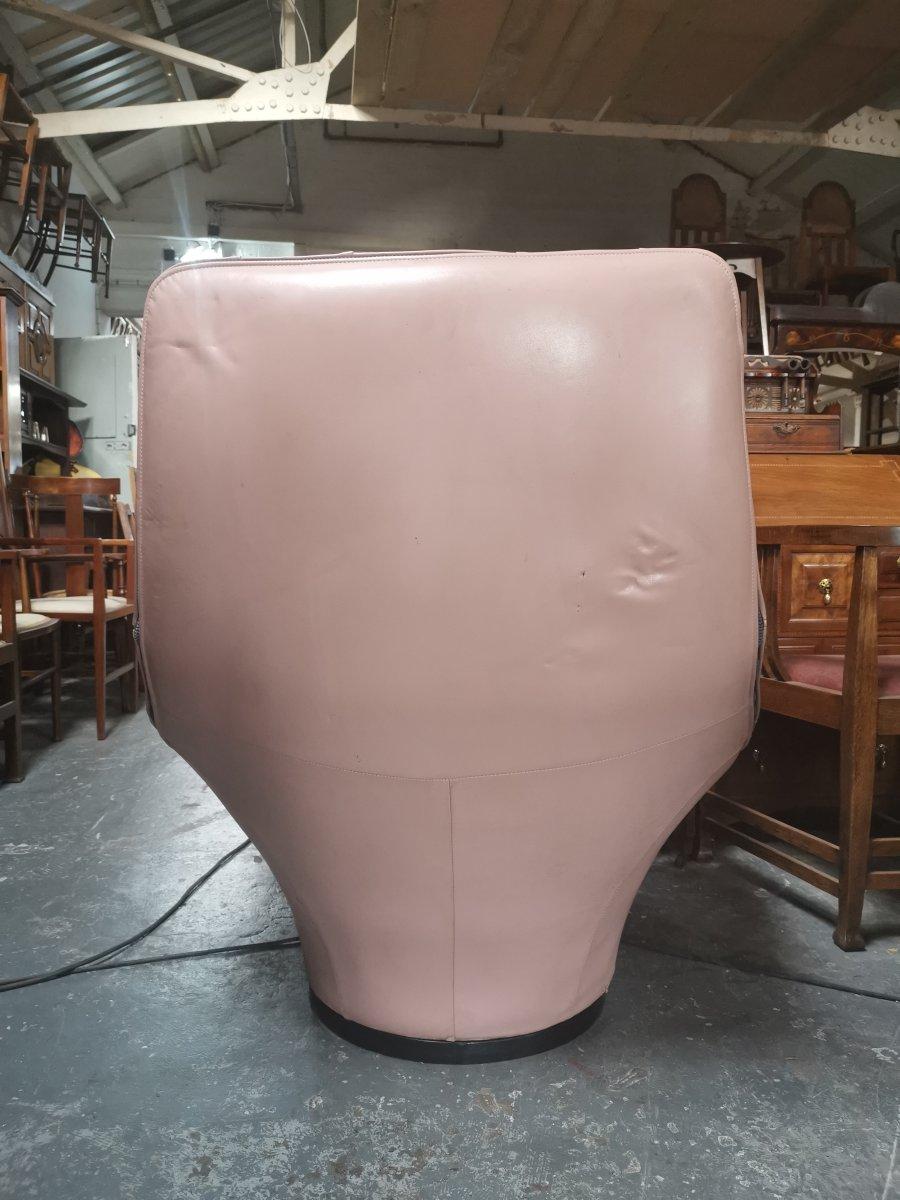 Gerard Van Den Berg for Montis, a Pale Pink 'Mantis' Swivel Armchair In Good Condition In London, GB