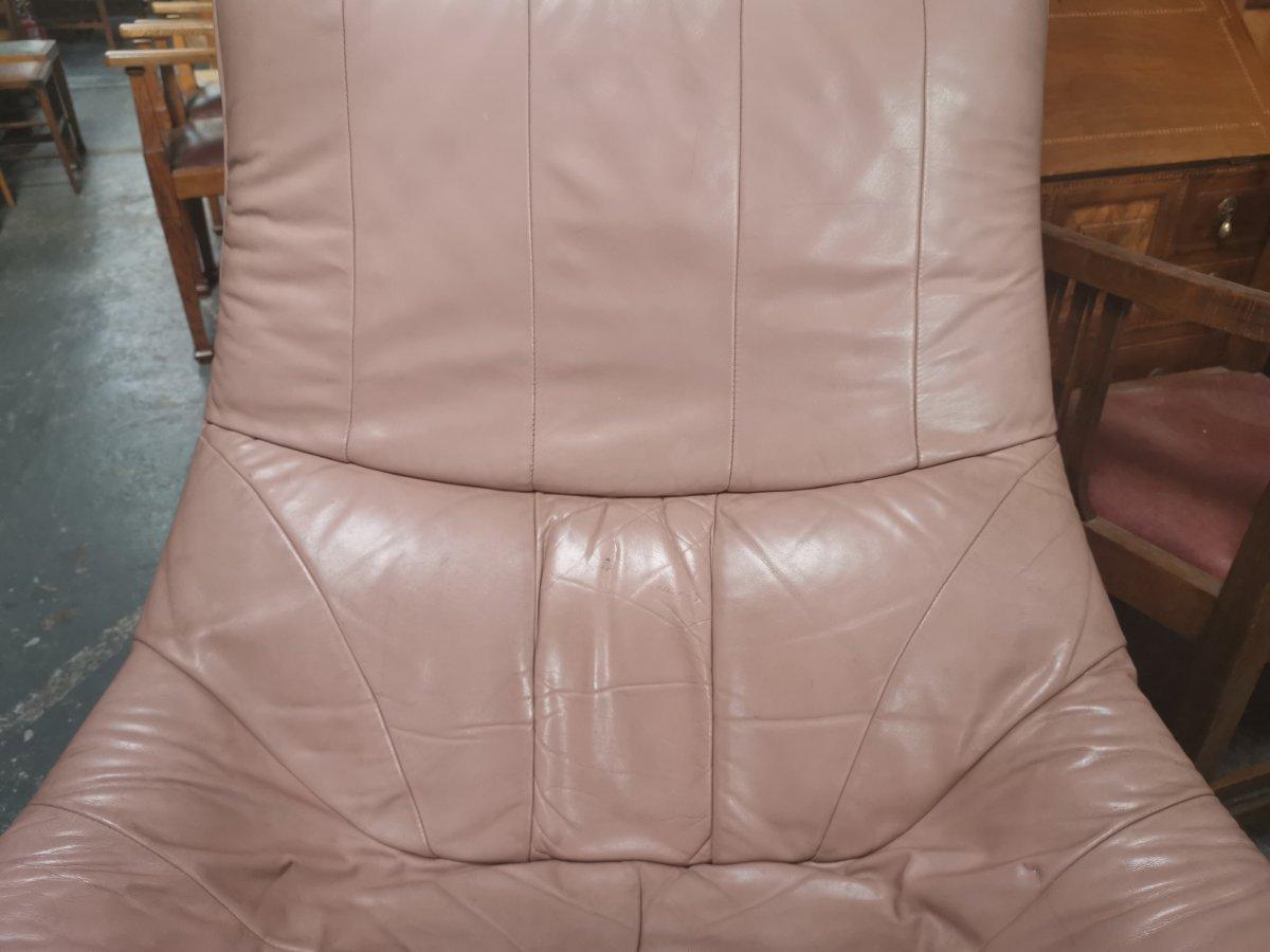 Leather Gerard Van Den Berg for Montis, a Pale Pink 'Mantis' Swivel Armchair